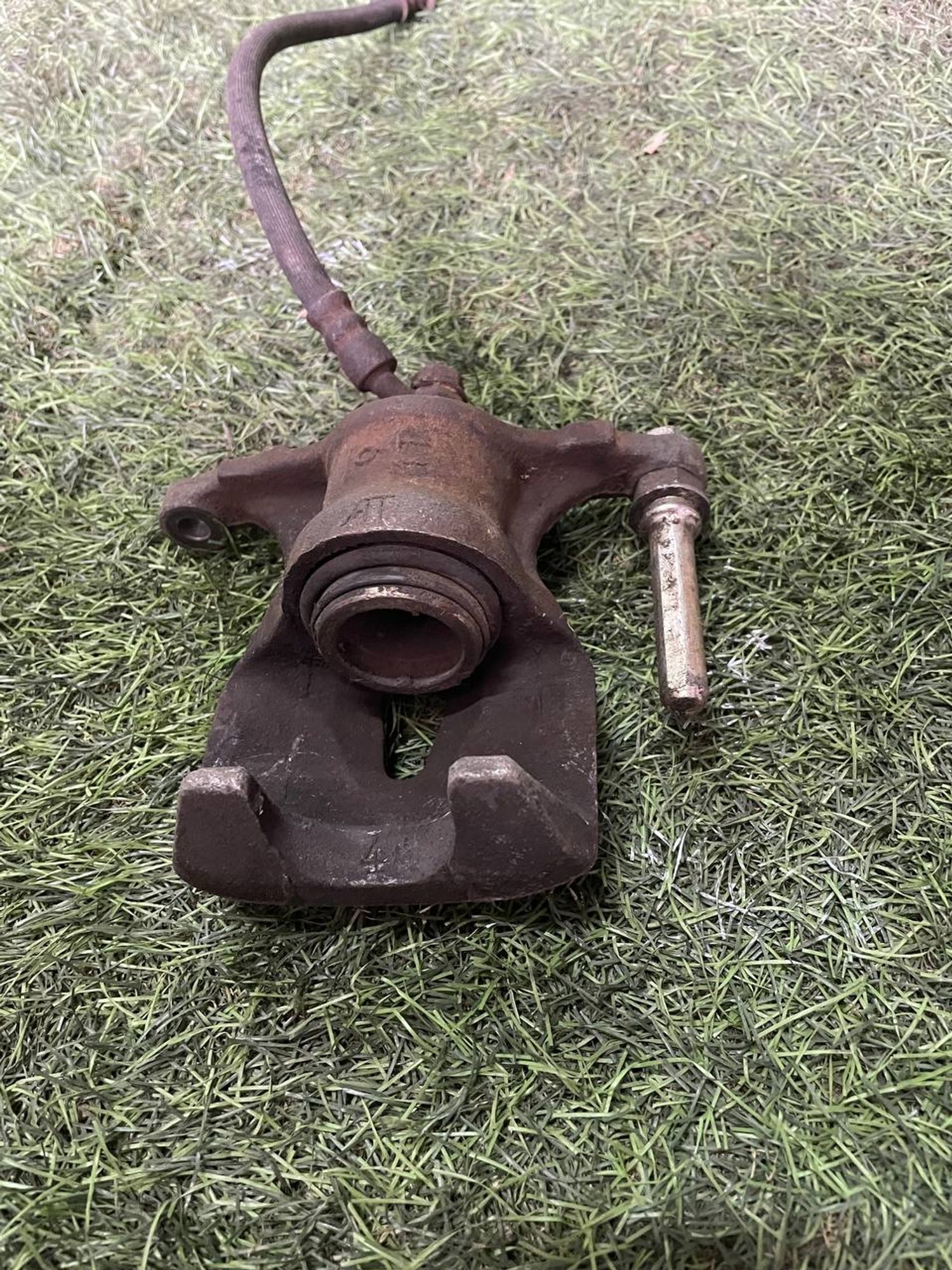 403 Суппорт тормозной передний правый TOYOTA CHASER GX110, 3000 рублей, Невинномысск