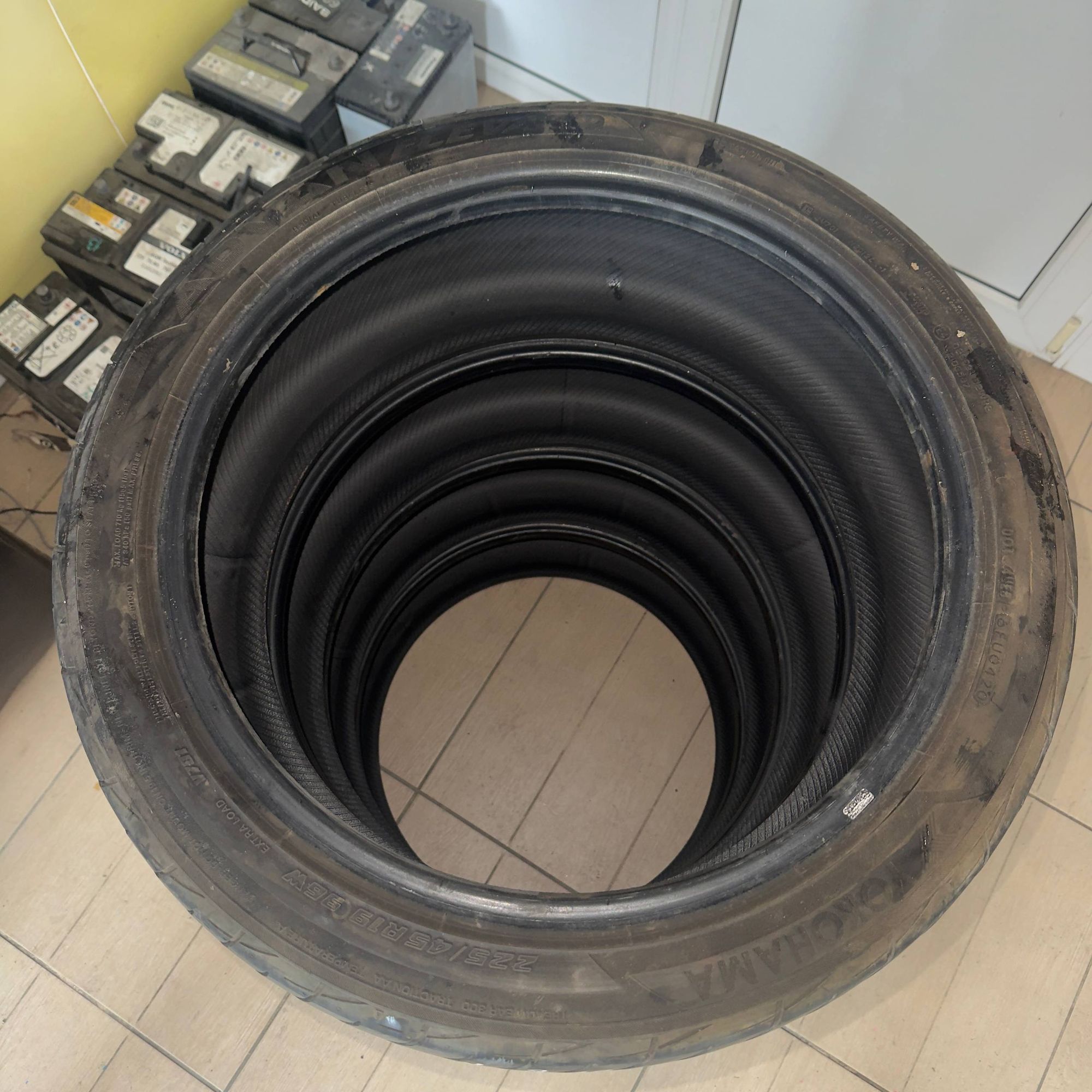 829 Шины 225/45 R19 Yokohama Advan Fleva V701 2020, 20000 рублей, Невинномысск