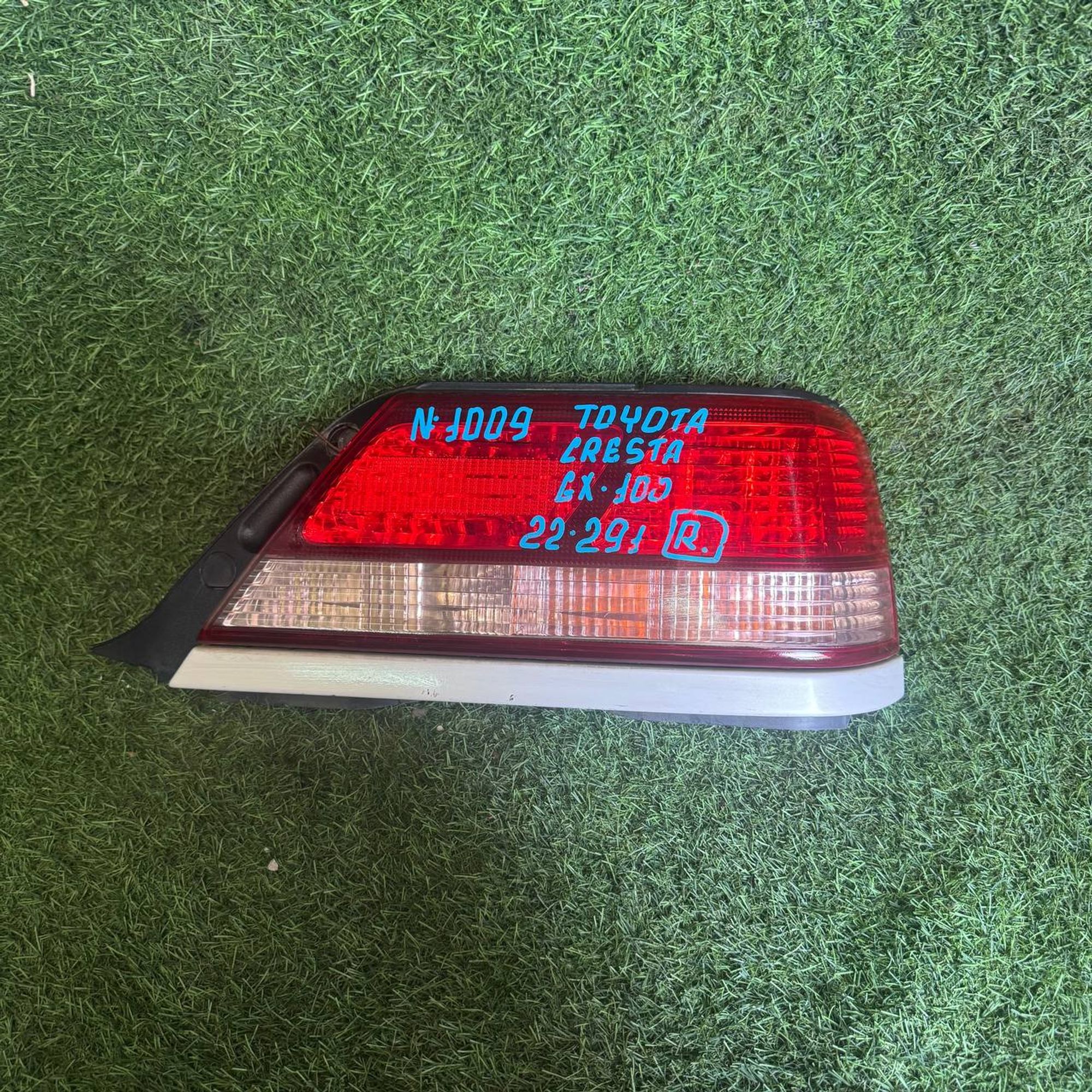 1009 Фонарь задний правый TOYOTA CRESTA GX100, 5000 рублей, Невинномысск