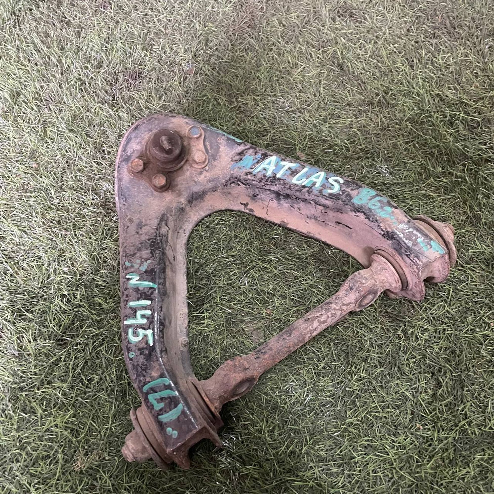 145 Рычаг передний левый верхний NISSAN ATLAS, 5000 рублей, Невинномысск