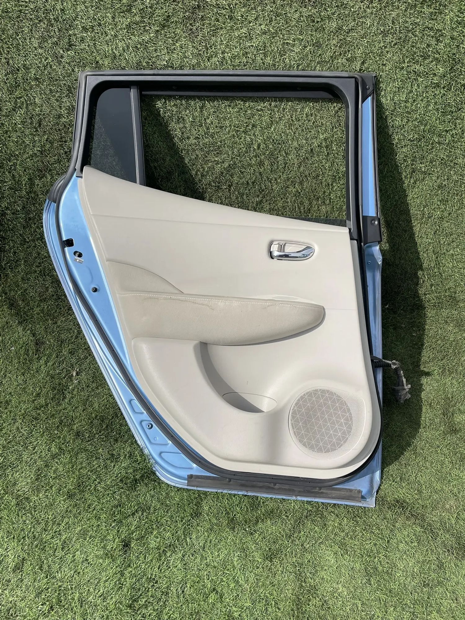 4015 Дверь задняя левая  Nissan Leaf AZE0 24kw 2014, 11500 рублей, Невинномысск