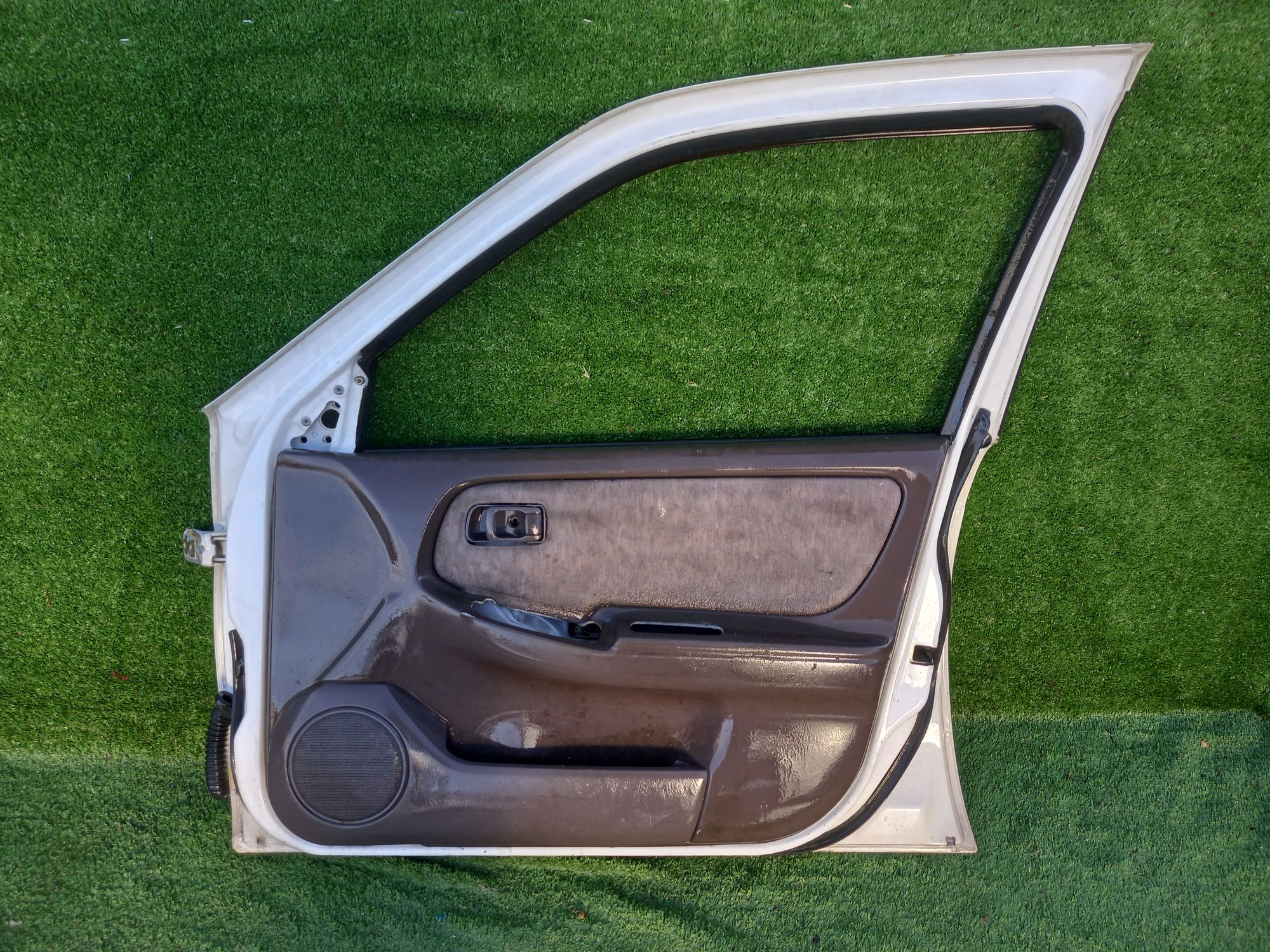 186 дверь F/R на NISSAN BLUEBIRD U14, 9500 рублей, Невинномысск