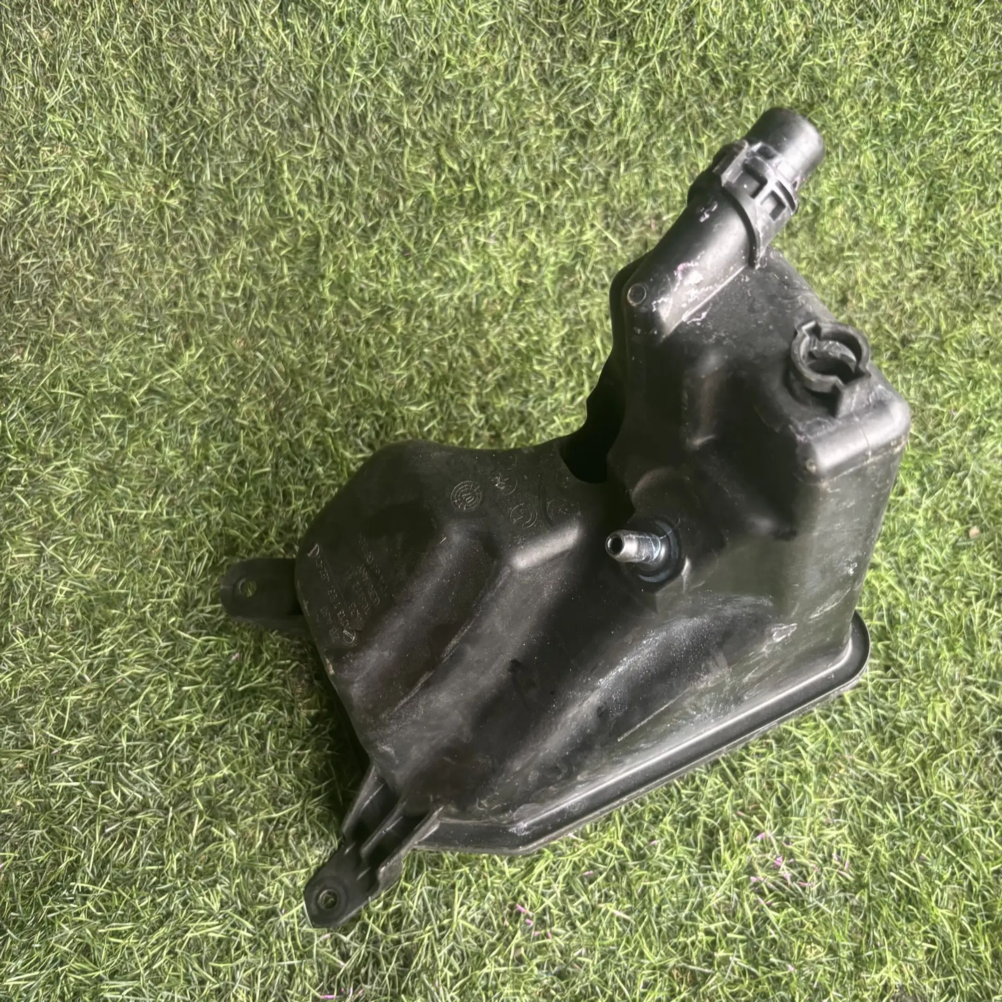 https://ycs.partsauto.market/partsauto-images/thmbs/userImages/772e461030aea93f4dbb6447c0f924d3/part/f311f381-77d4-4417-aef5-d950ee9aea09_1776768607002.jpg