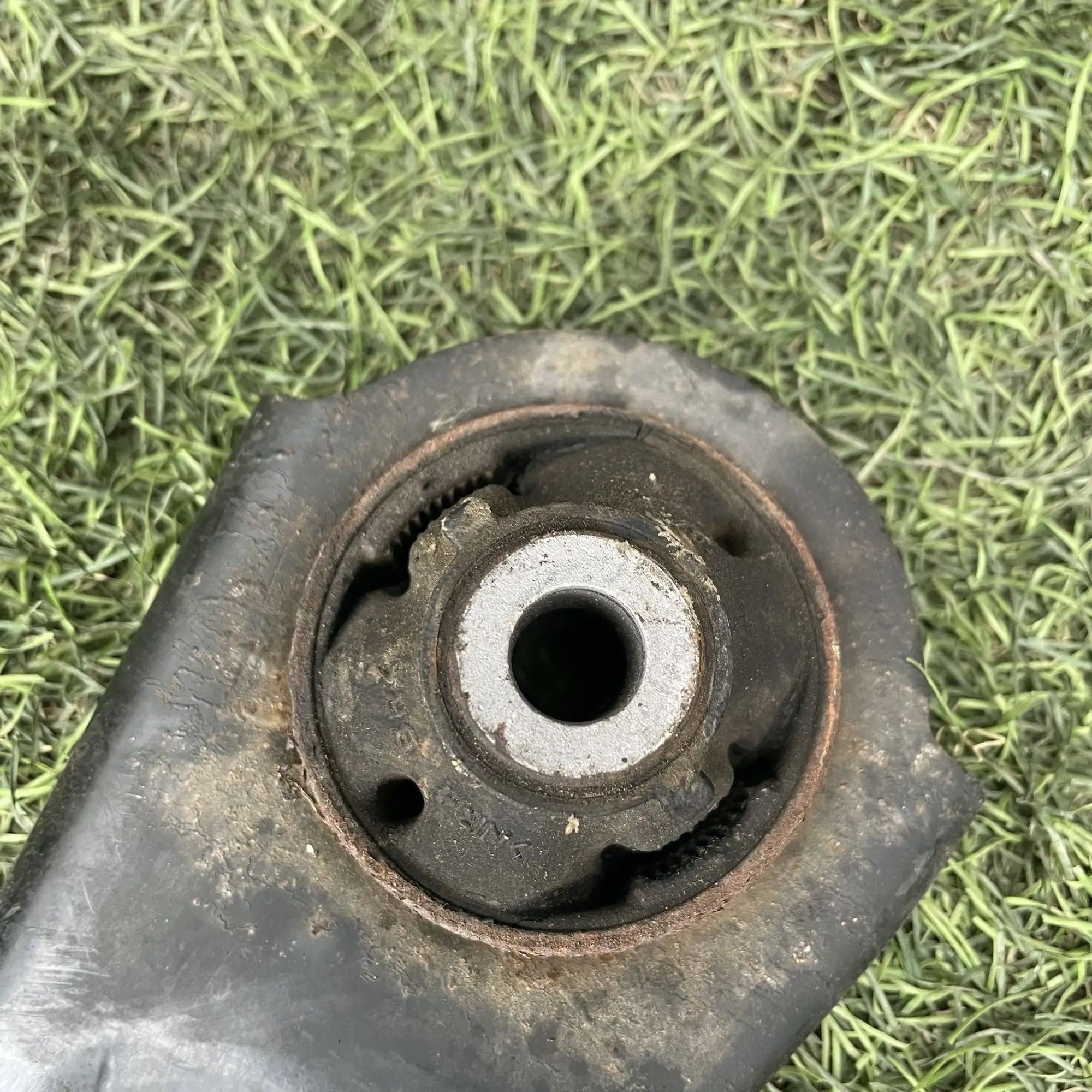 https://ycs.partsauto.market/partsauto-images/thmbs/userImages/772e461030aea93f4dbb6447c0f924d3/part/f378d810-d45d-474a-b762-e4c587b2e14c_1779197283684.jpg