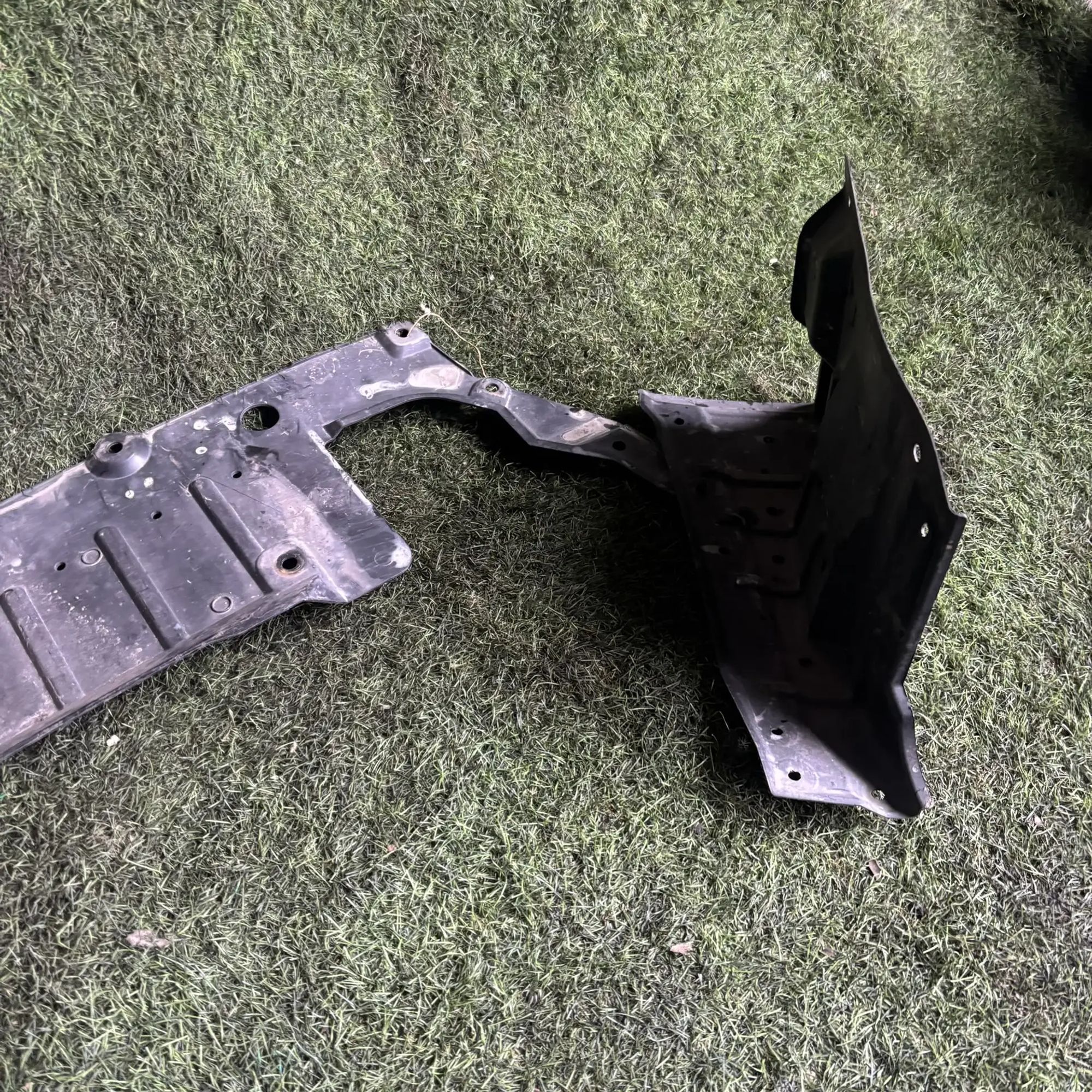 https://ycs.partsauto.market/partsauto-images/thmbs/userImages/772e461030aea93f4dbb6447c0f924d3/part/f3b9f720-b079-4764-9dce-6a613c5712d9_1777280251826.jpg