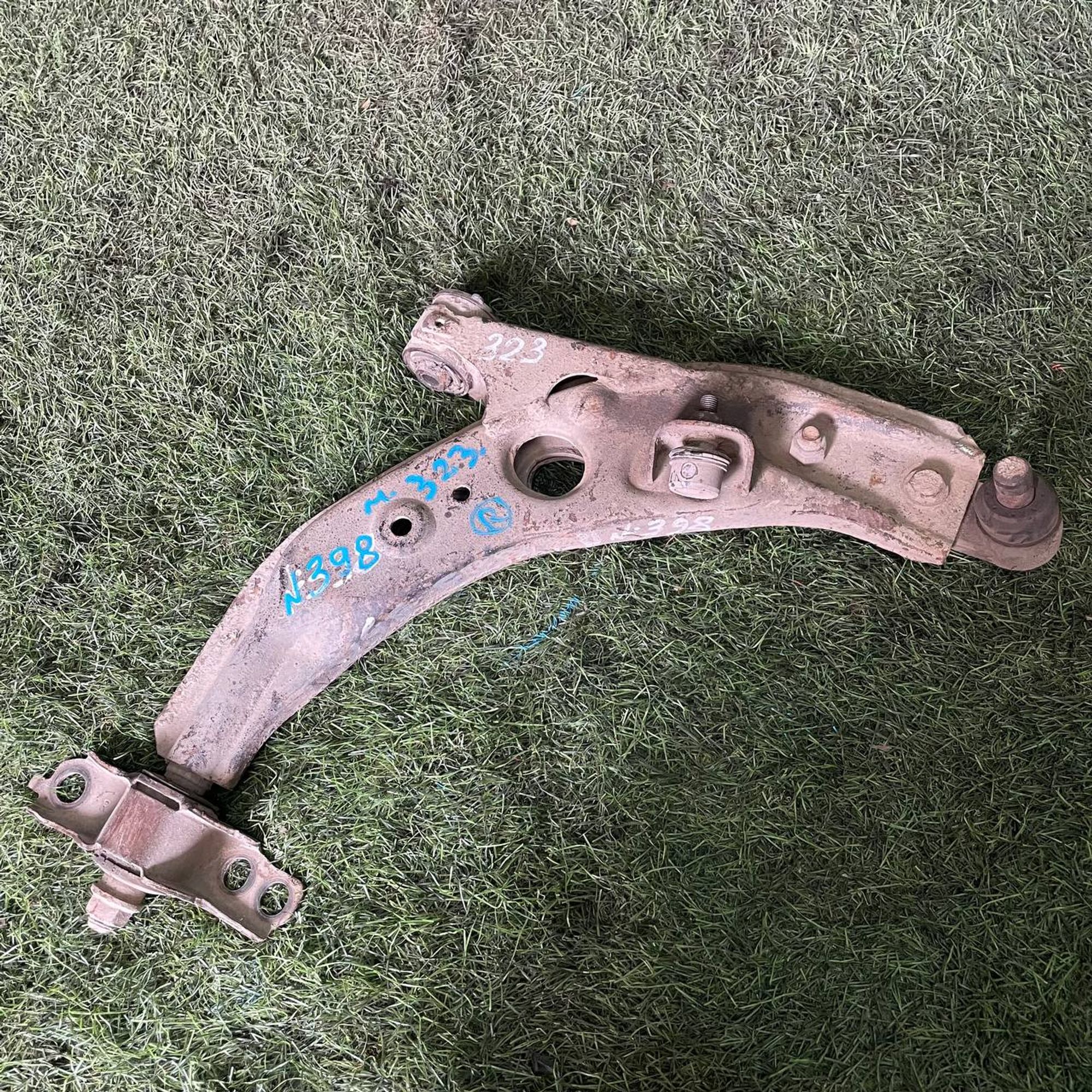 398 Рычаг передний правый нижний MAZDA 323, 1 рублей, Невинномысск