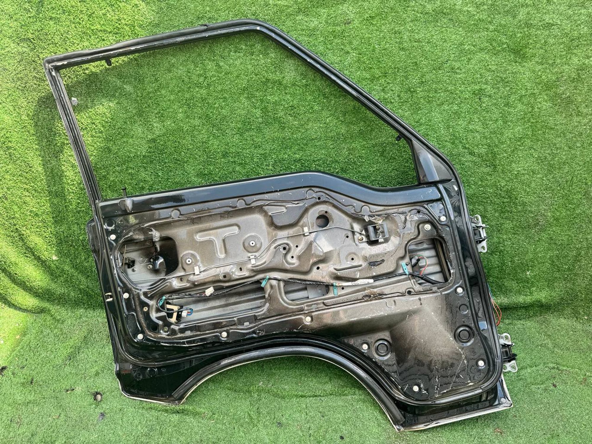 1504 дверь на MITSUBISHI DELICA D35W, 9999 рублей, Невинномысск