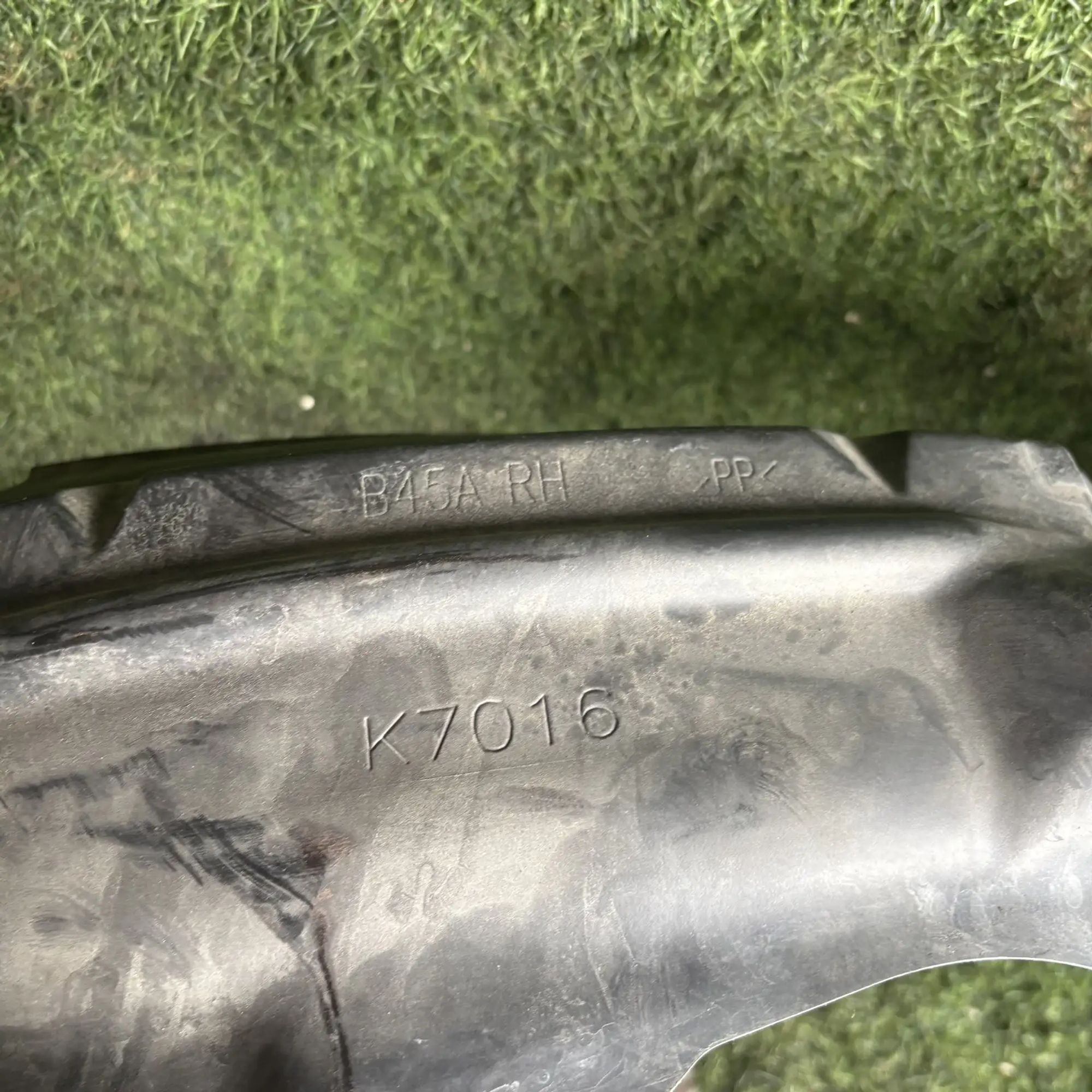 https://ycs.partsauto.market/partsauto-images/thmbs/userImages/772e461030aea93f4dbb6447c0f924d3/part/f4a4596f-29ca-45c9-a1b2-4ce7e08f642b_1777119262546.jpg