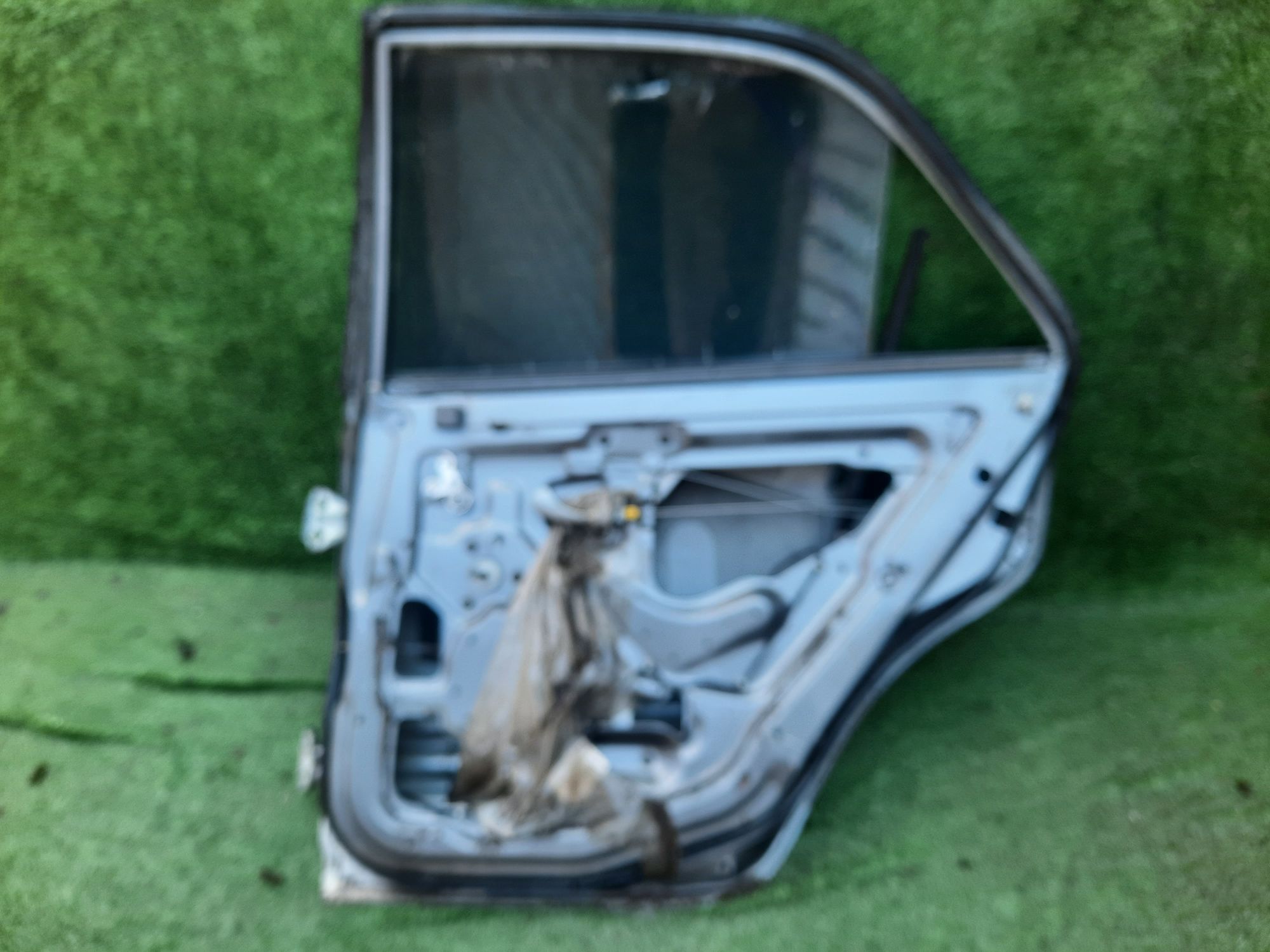 2079 дверь на MITSUBISHI CARISMA DA2A, 8000 рублей, Невинномысск