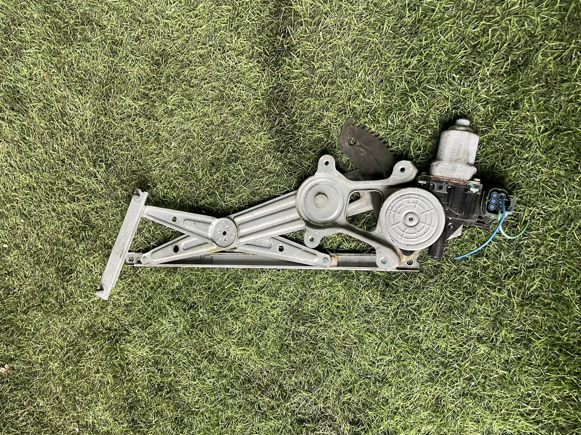 https://ycs.partsauto.market/partsauto-images/thmbs/userImages/772e461030aea93f4dbb6447c0f924d3/part/f5aa4017-7ee5-448a-8aa0-636ba42db457_1774608708081.jpg