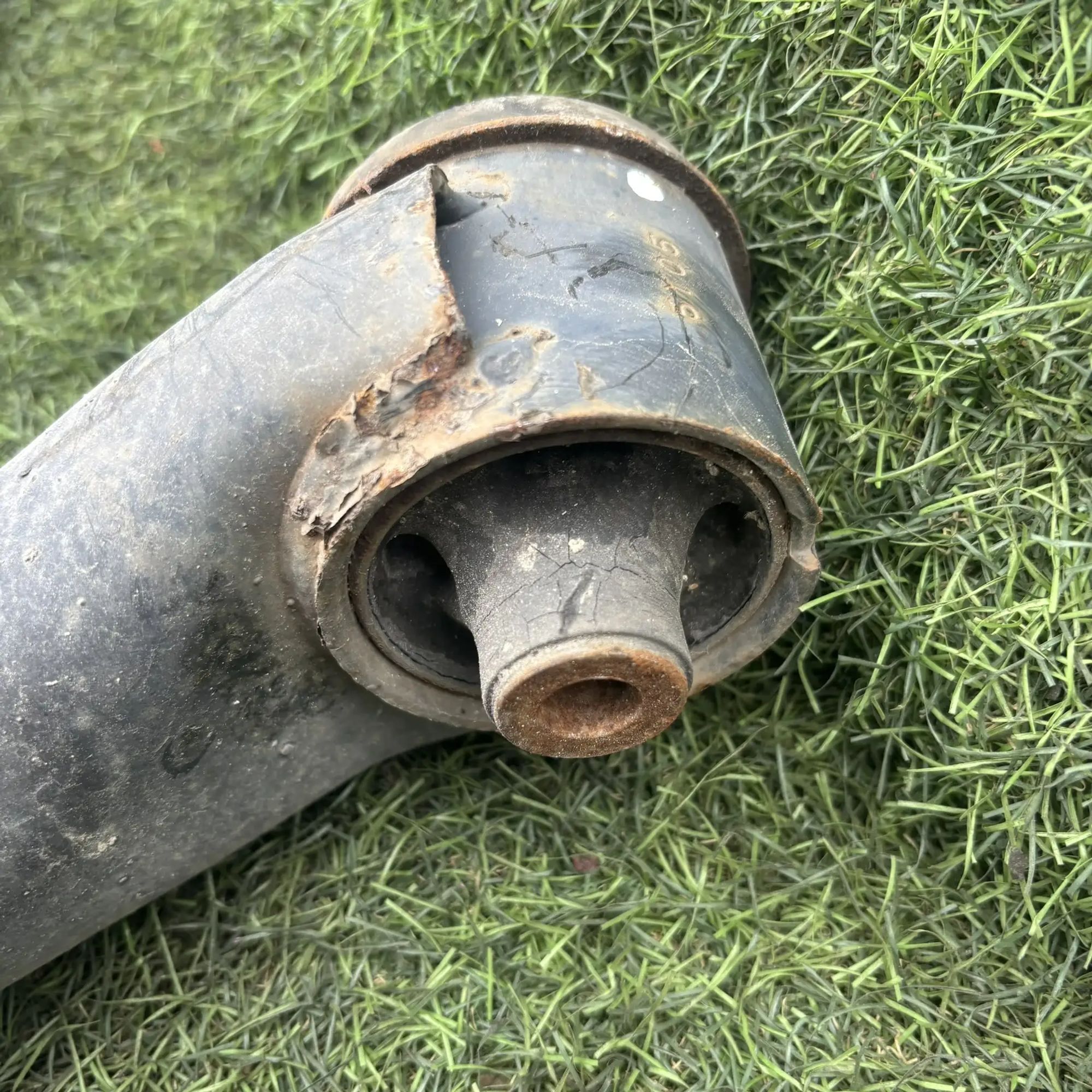 https://ycs.partsauto.market/partsauto-images/thmbs/userImages/772e461030aea93f4dbb6447c0f924d3/part/f6311766-9a08-495f-a088-5773f035180e_1777026203354.jpg