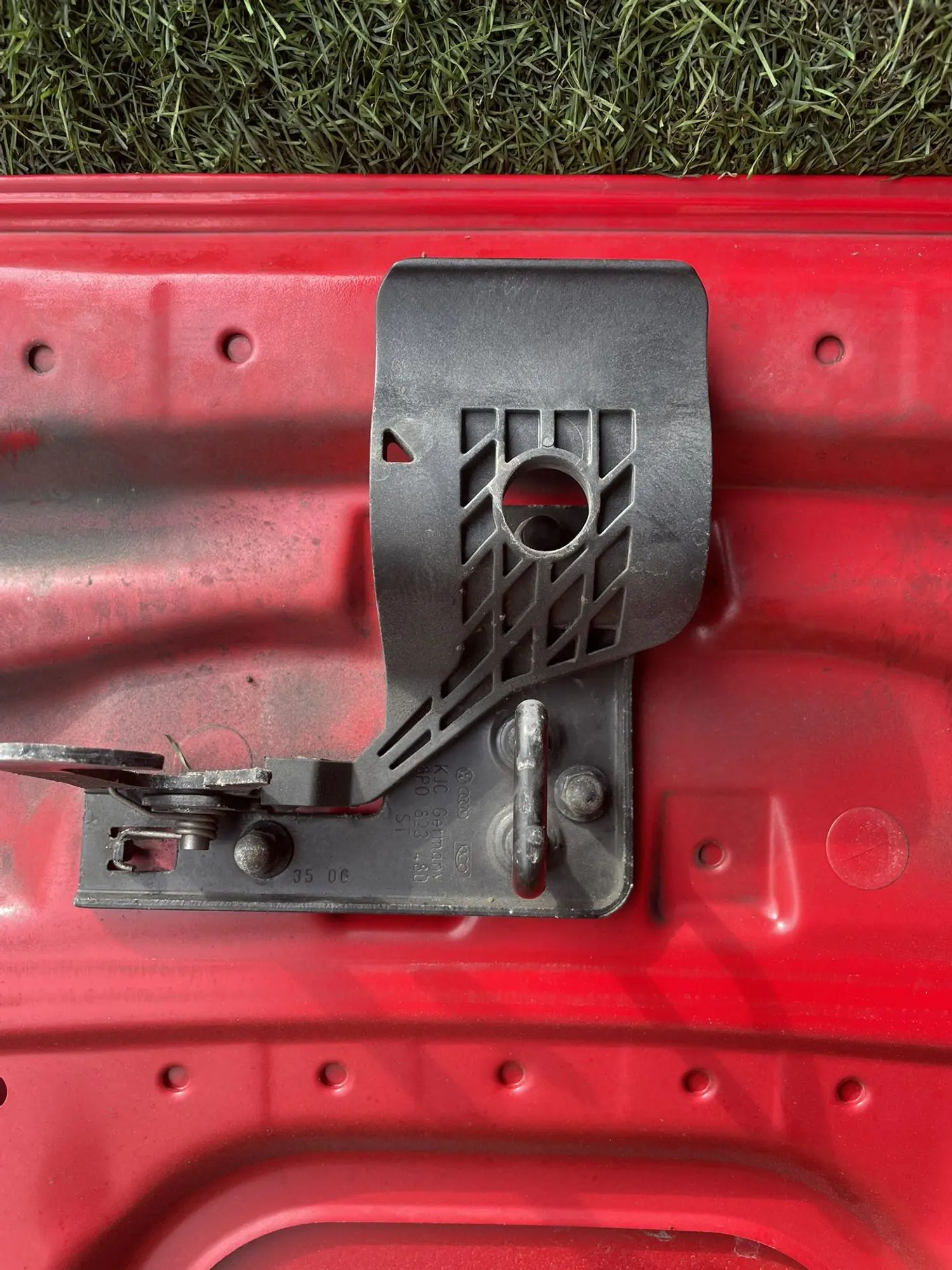 https://ycs.partsauto.market/partsauto-images/thmbs/userImages/772e461030aea93f4dbb6447c0f924d3/part/f6a50bf6-f2f6-4ed8-9d0b-5319400c34fd_1776082974324.jpg