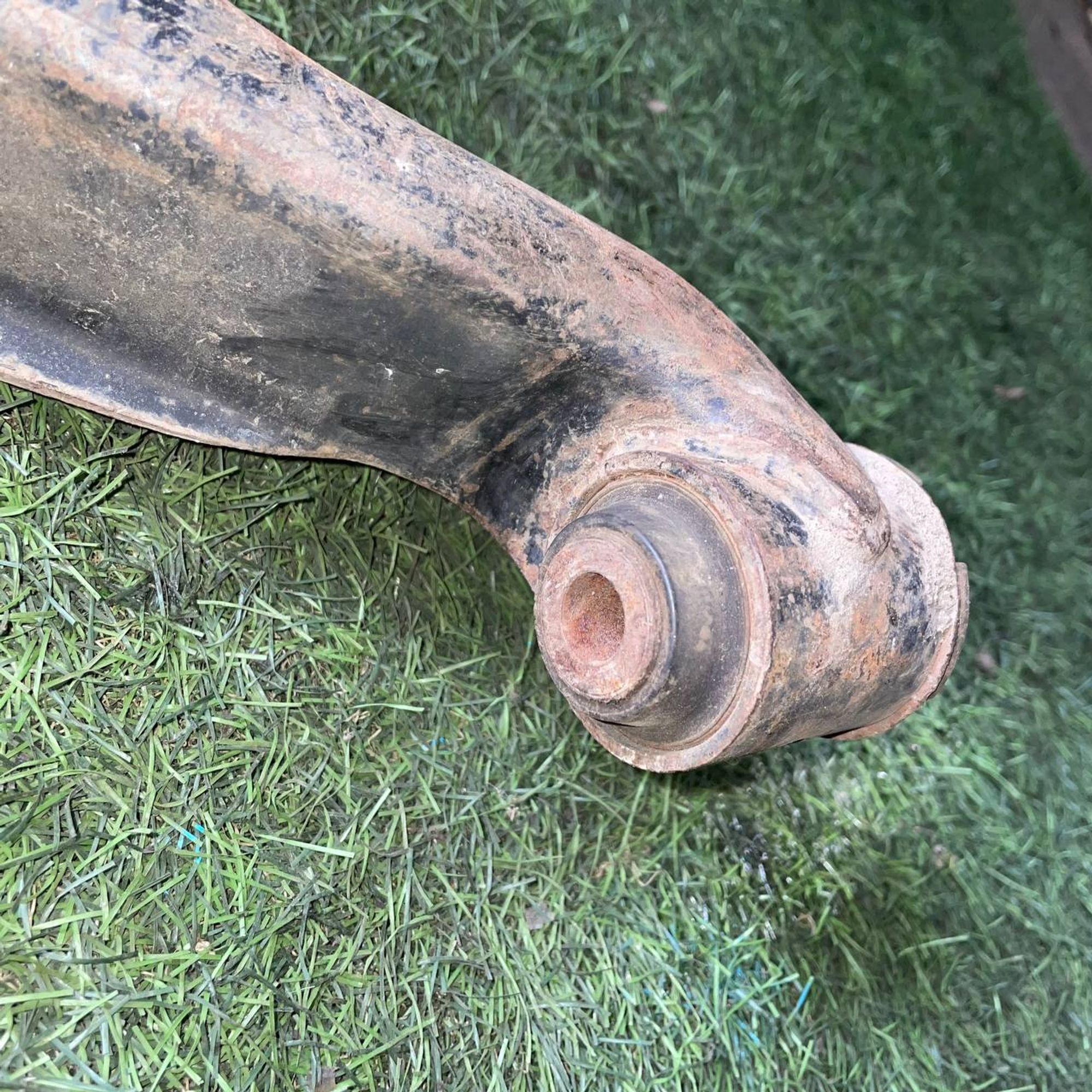 500 Рычаг передний правый нижний MITSUBISHI PAJERO SPORT K99W, 1 рублей, Невинномысск