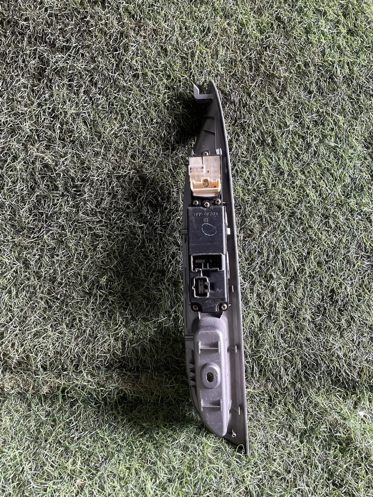 https://ycs.partsauto.market/partsauto-images/thmbs/userImages/772e461030aea93f4dbb6447c0f924d3/part/f6d454cc-9bb9-40d7-80b8-e52d51fcdbe9_1778674008264.jpg