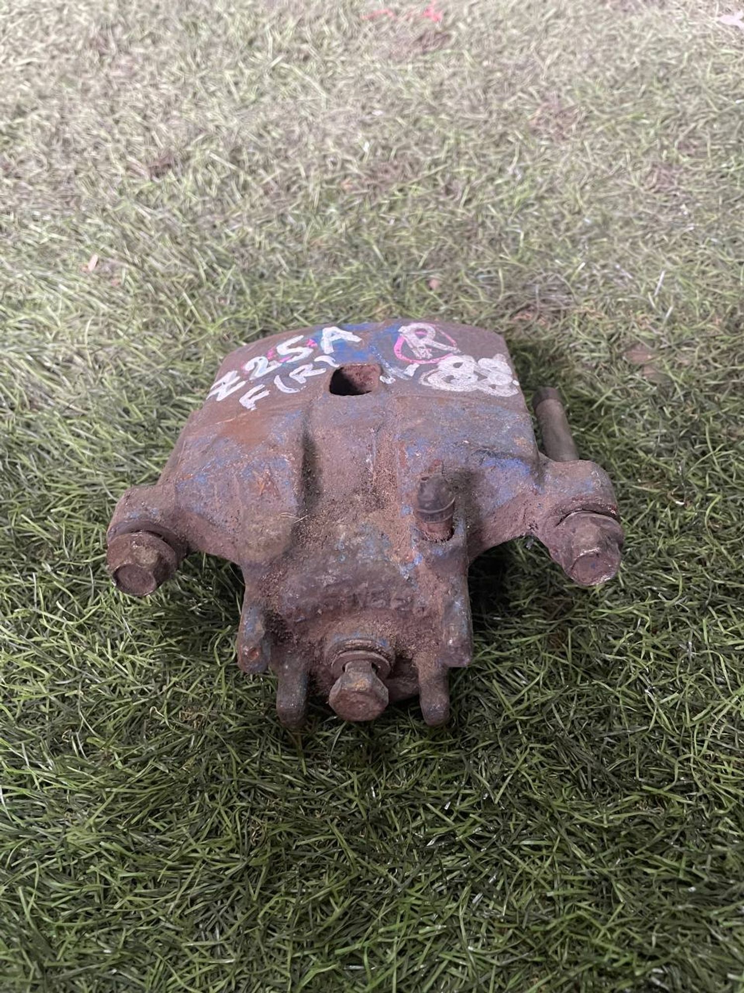 88 Суппорт тормозной передний правый MITSUBISHI COLT Z25A, 3000 рублей, Невинномысск