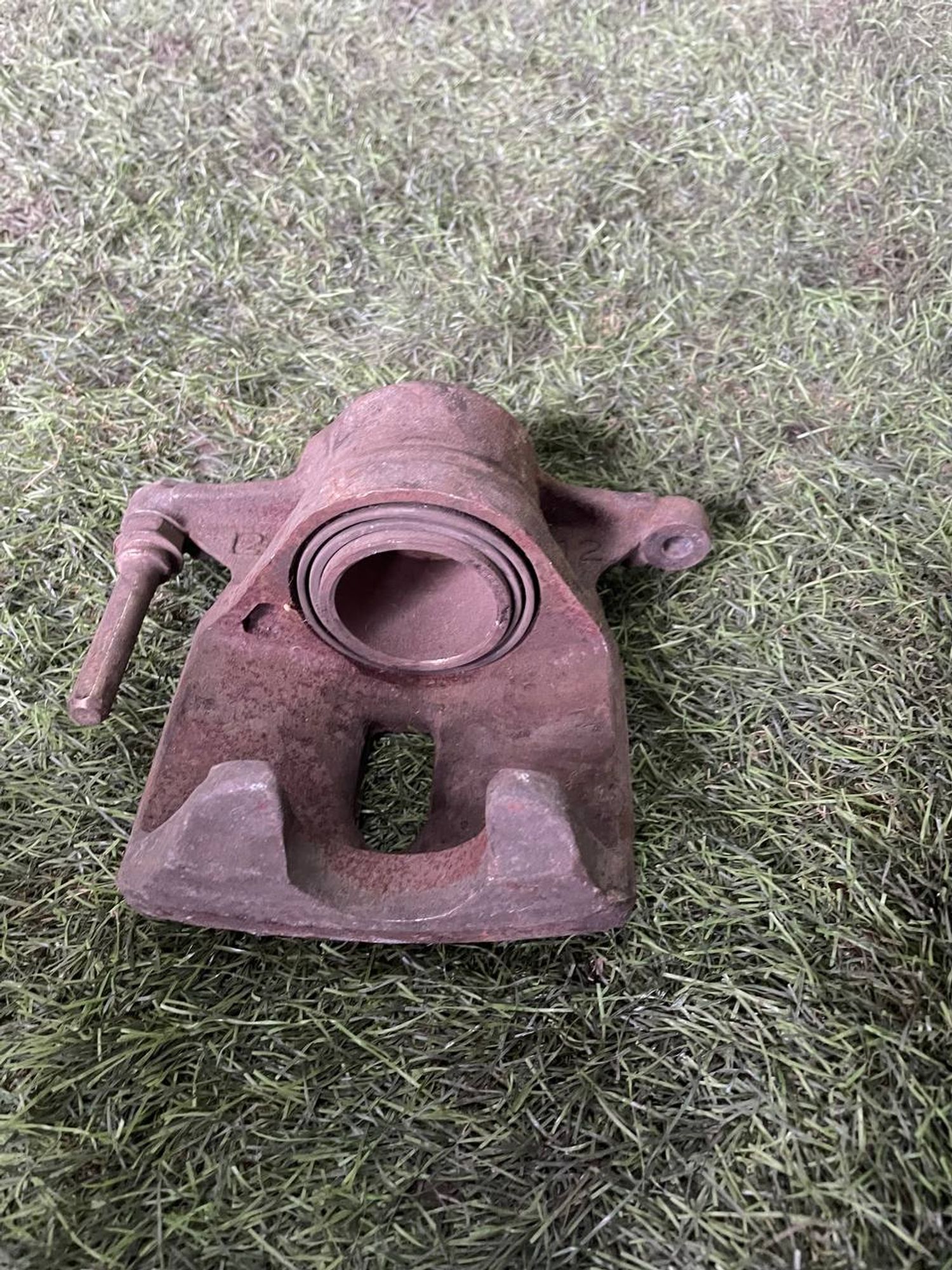 112 Суппорт тормозной передний левый Toyota AT190, 3000 рублей, Невинномысск