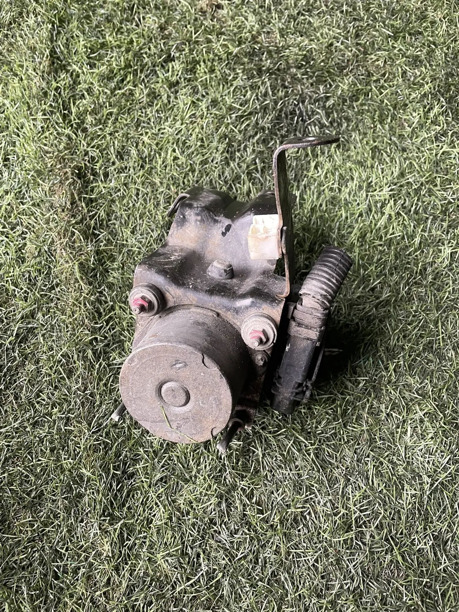 https://ycs.partsauto.market/partsauto-images/thmbs/userImages/772e461030aea93f4dbb6447c0f924d3/part/f8060748-b4c3-4af6-a9b6-ec4f8ba4dea2_1776927574979.jpg
