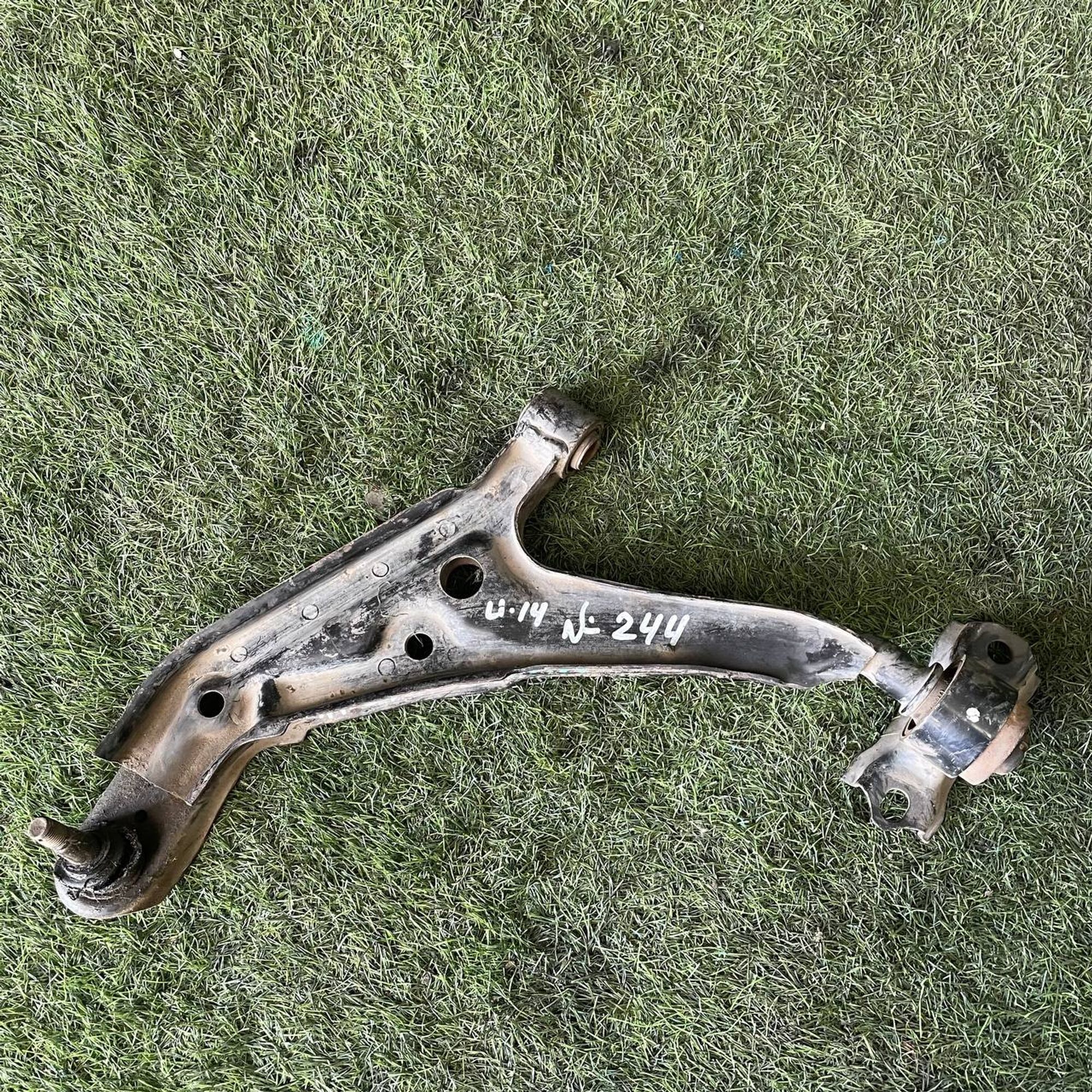 244 Рычаг передний левый нижний NISSAN BLUEBIRD U14, 1 рублей, Невинномысск