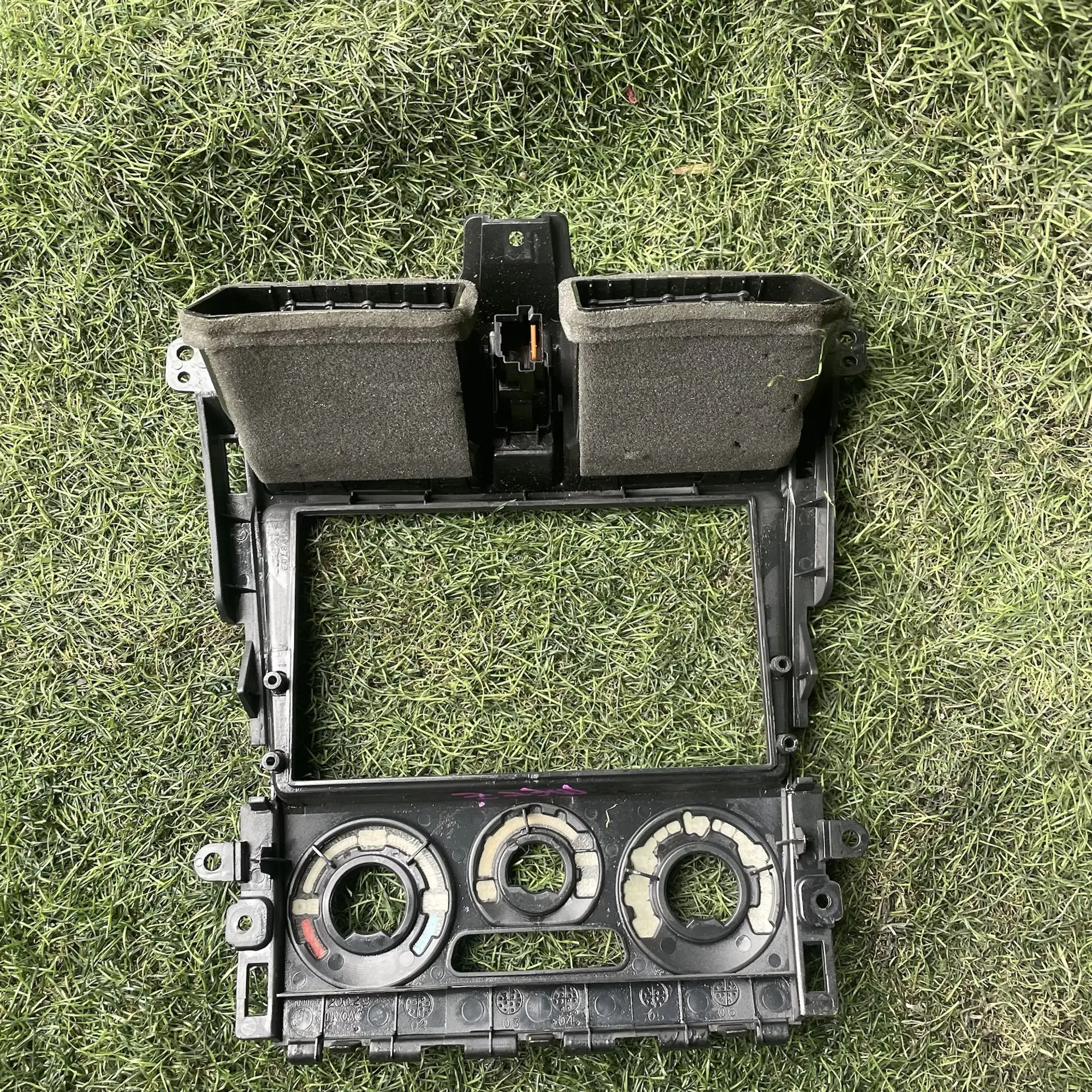 https://ycs.partsauto.market/partsauto-images/thmbs/userImages/772e461030aea93f4dbb6447c0f924d3/part/f98278b7-0b64-4b47-8fe6-65f72dac05dc_1779097275506.jpg