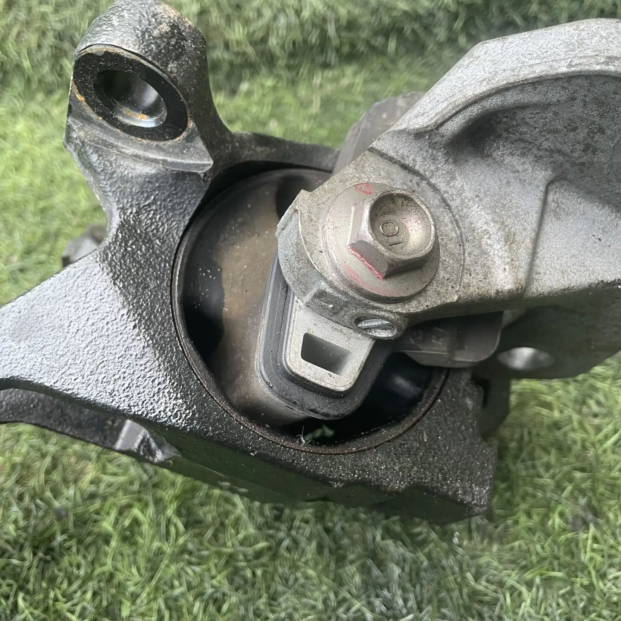 https://ycs.partsauto.market/partsauto-images/thmbs/userImages/772e461030aea93f4dbb6447c0f924d3/part/f9a50ae6-0114-4d2d-a3b5-3bd769d735cd_1776864145067.jpg