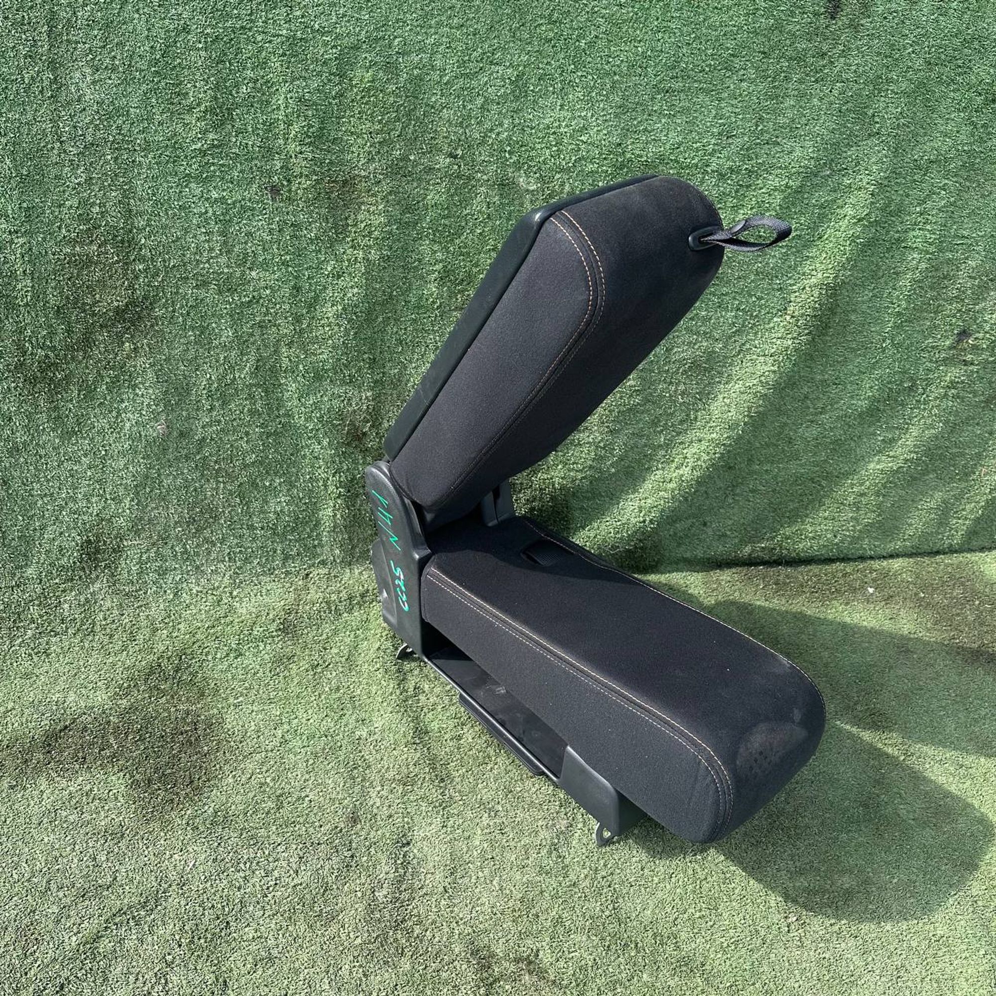 https://ycs.partsauto.market/partsauto-images/thmbs/userImages/772e461030aea93f4dbb6447c0f924d3/part/fa44c2e4-fbd3-45ac-a14c-a68ba8363fad_1743228329046.jpg