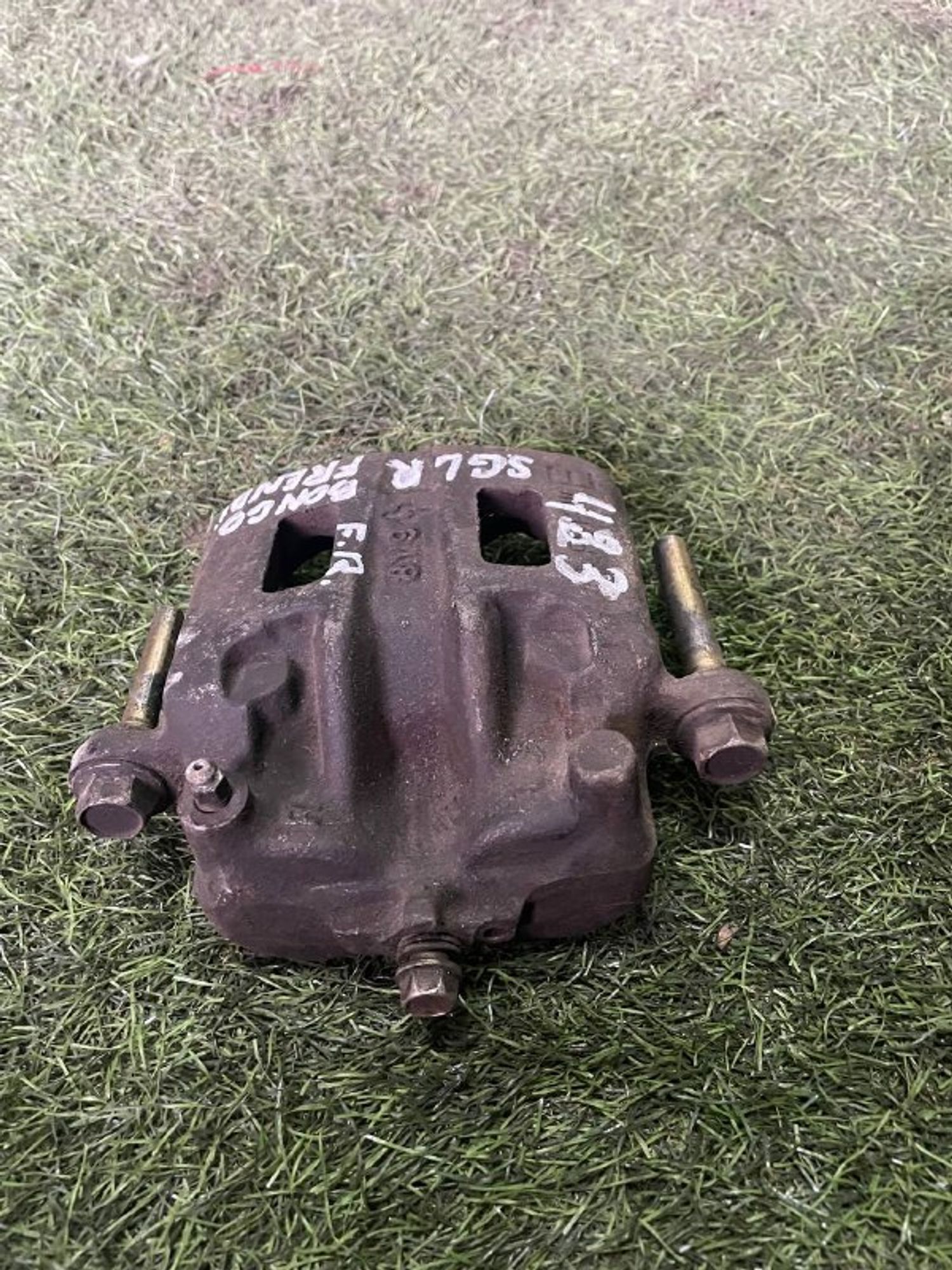 483 Суппорт тормозной передний правый MAZDA BONGO FRIENDEE SGLR, 3000 рублей, Невинномысск