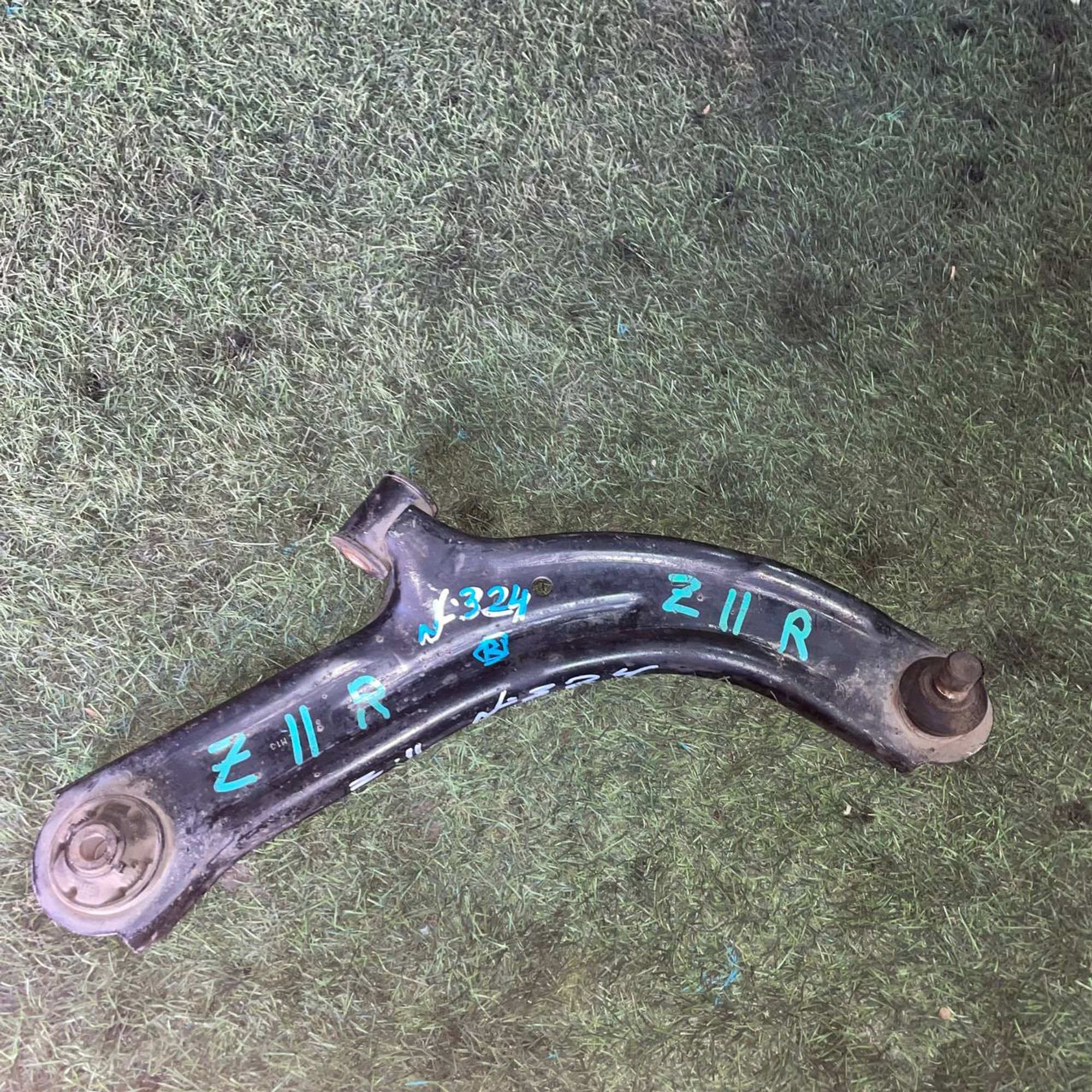 324 Рычаг передний правый нижний NISSAN CUBE Z11, 3500 рублей, Невинномысск