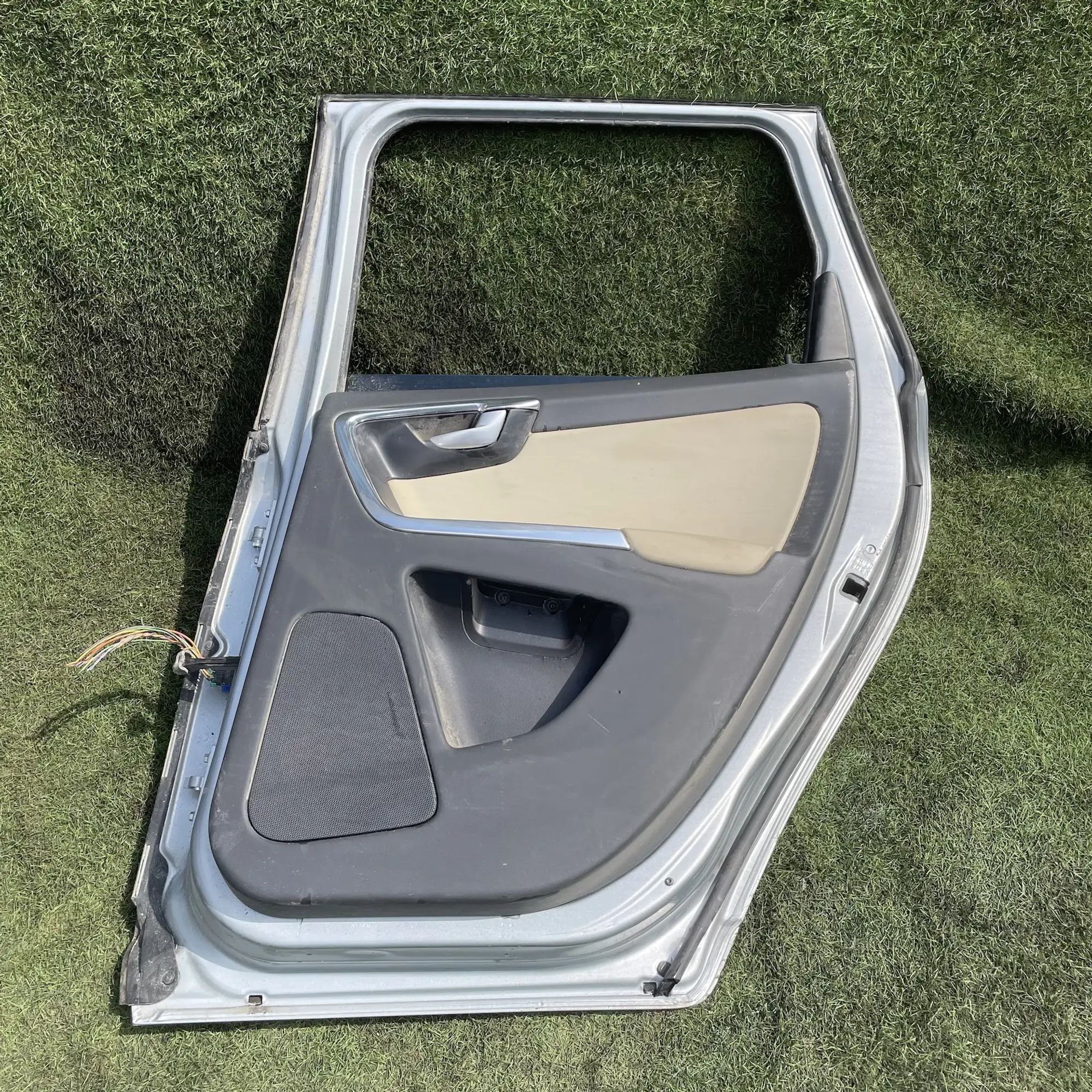 4233 Дверь задняя правая VOLVO XC60 DZ47 B4204T7, 17500 рублей, Невинномысск