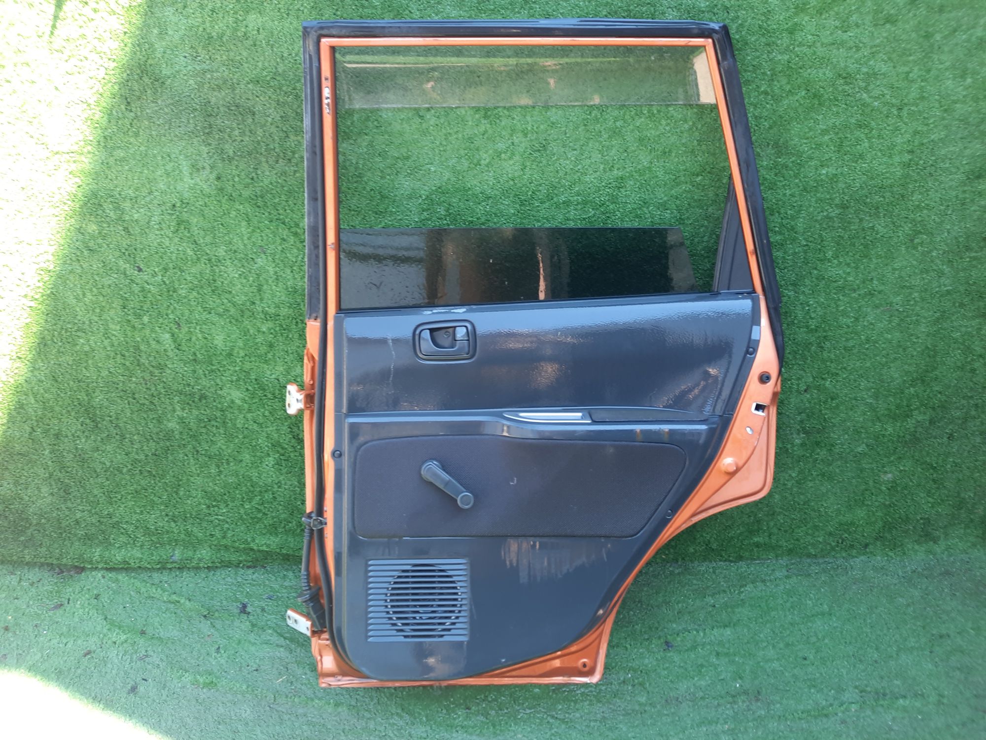 126 дверь на MITSUBISHI DINGO CQ2A, 8500 рублей, Невинномысск