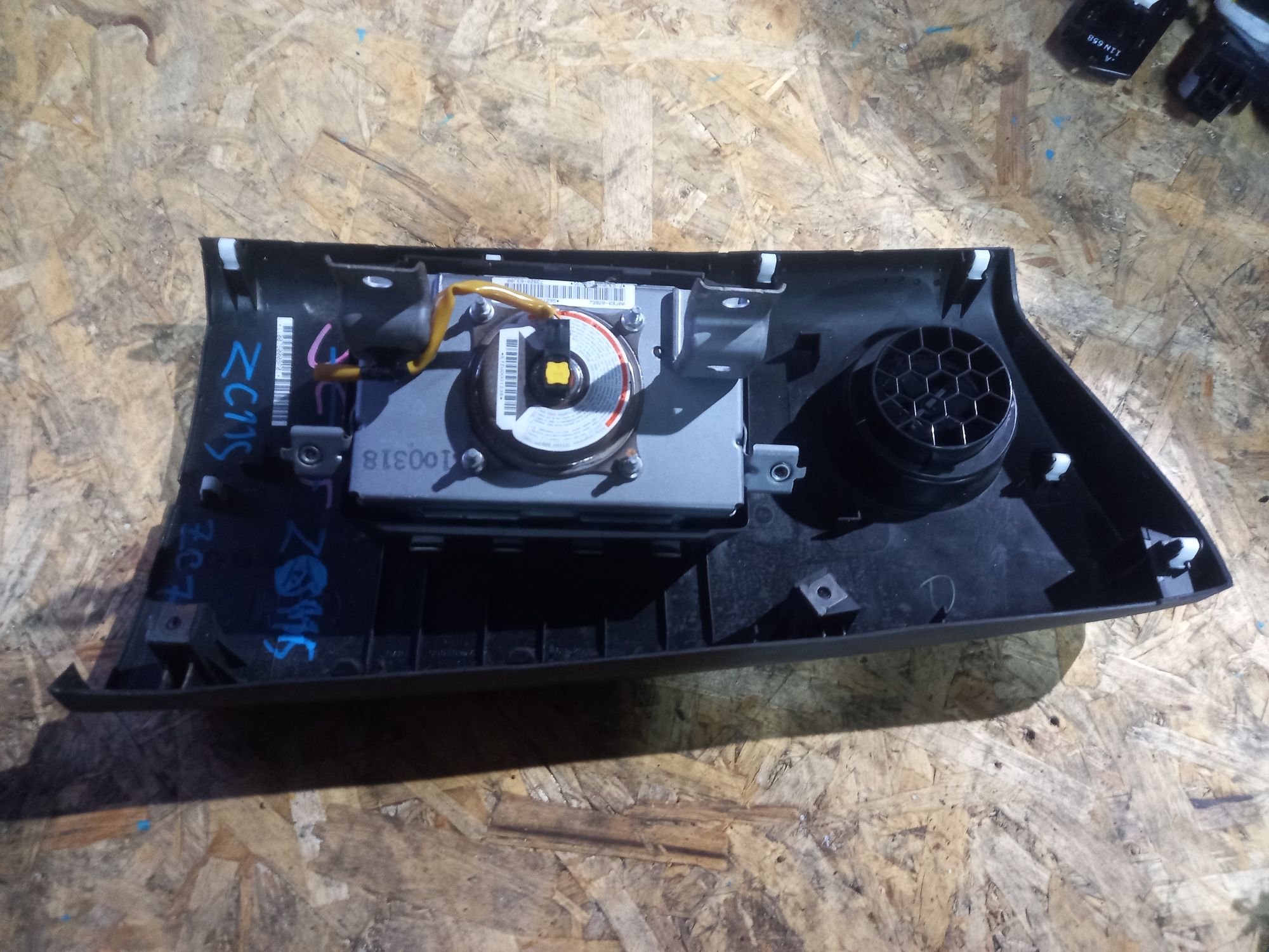 https://ycs.partsauto.market/partsauto-images/thmbs/userImages/772e461030aea93f4dbb6447c0f924d3/part/fc9042ea-f8ea-4518-a131-d5561631609d_1700461094606.jpg