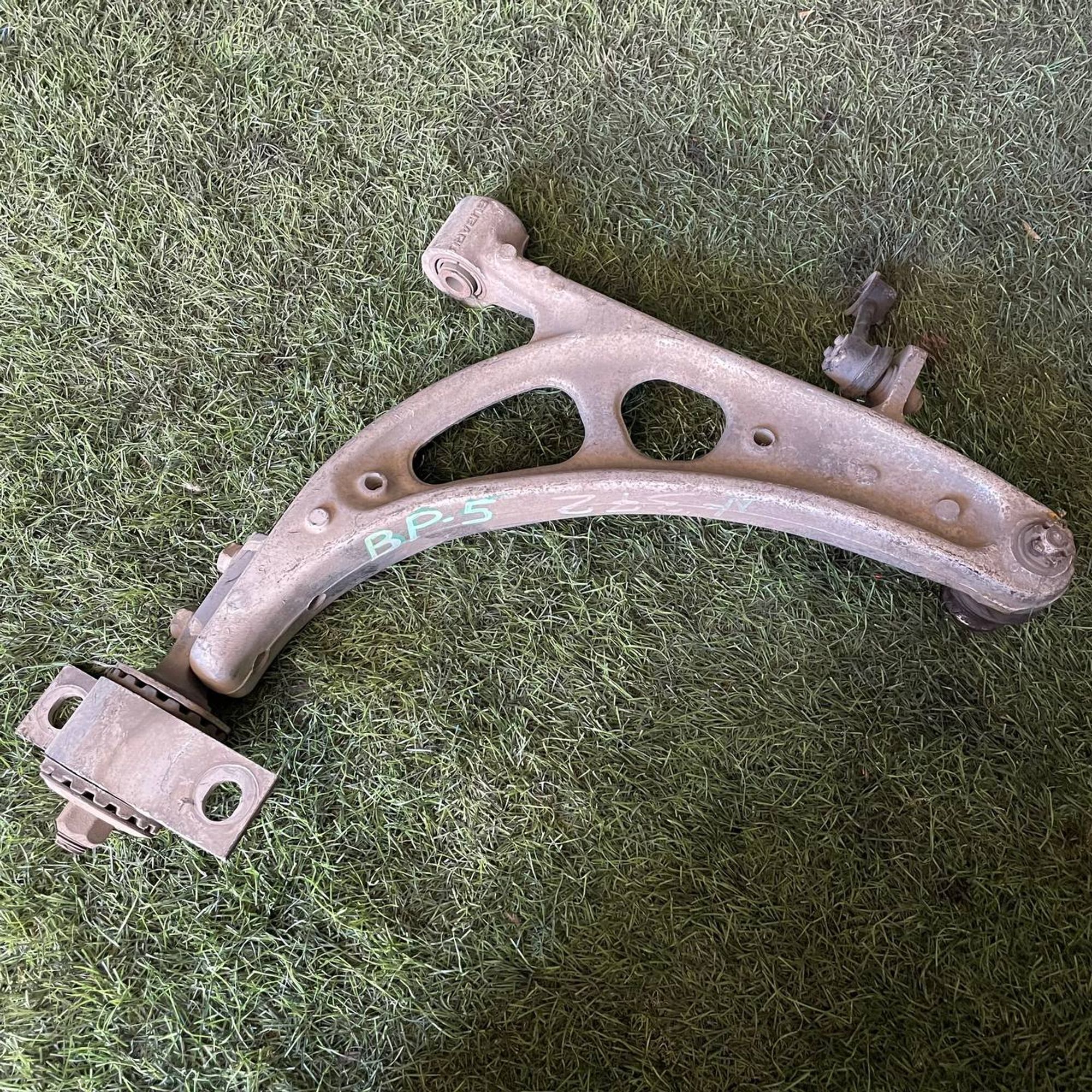 372 Рычаг передний левый нижний SUBARU LEGACY BP5, 4500 рублей, Невинномысск