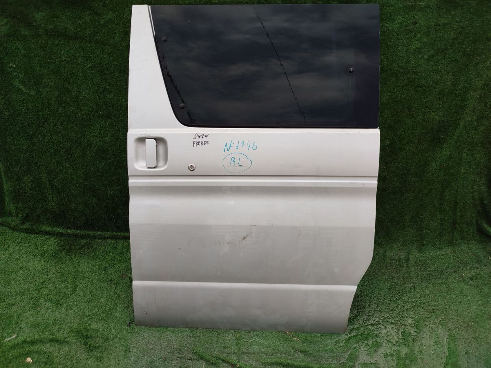 1746 дверь на MAZDA BONGO FRIENDEE SGEW, 10500 рублей, Невинномысск