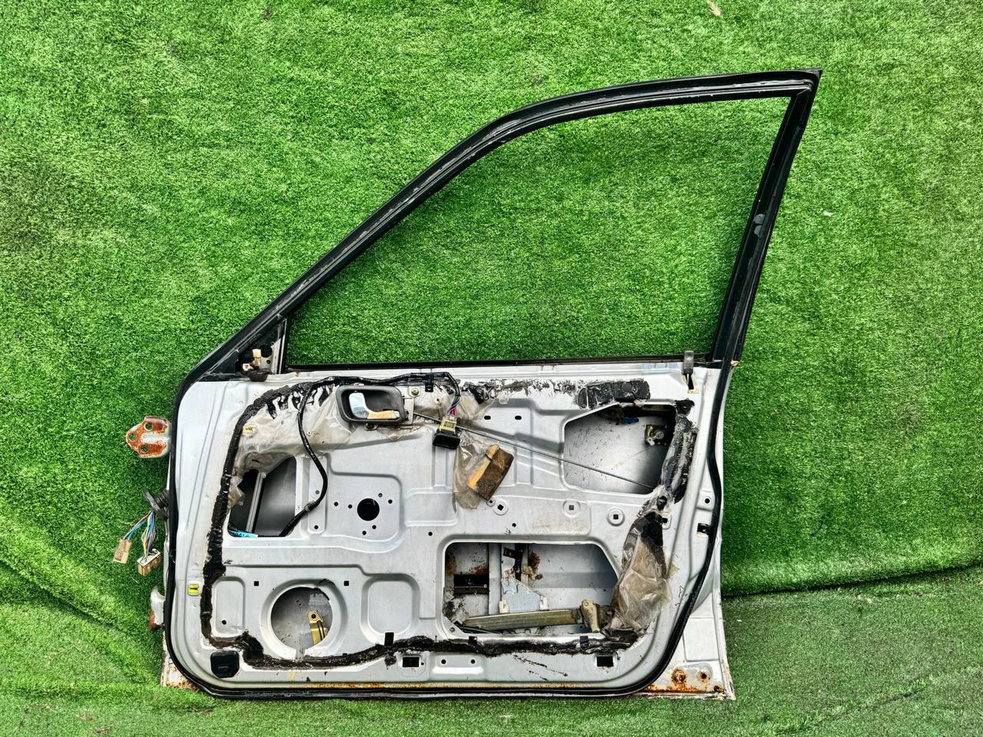 879 дверь на MITSUBISHI GALANT E32A, 5500 рублей, Невинномысск