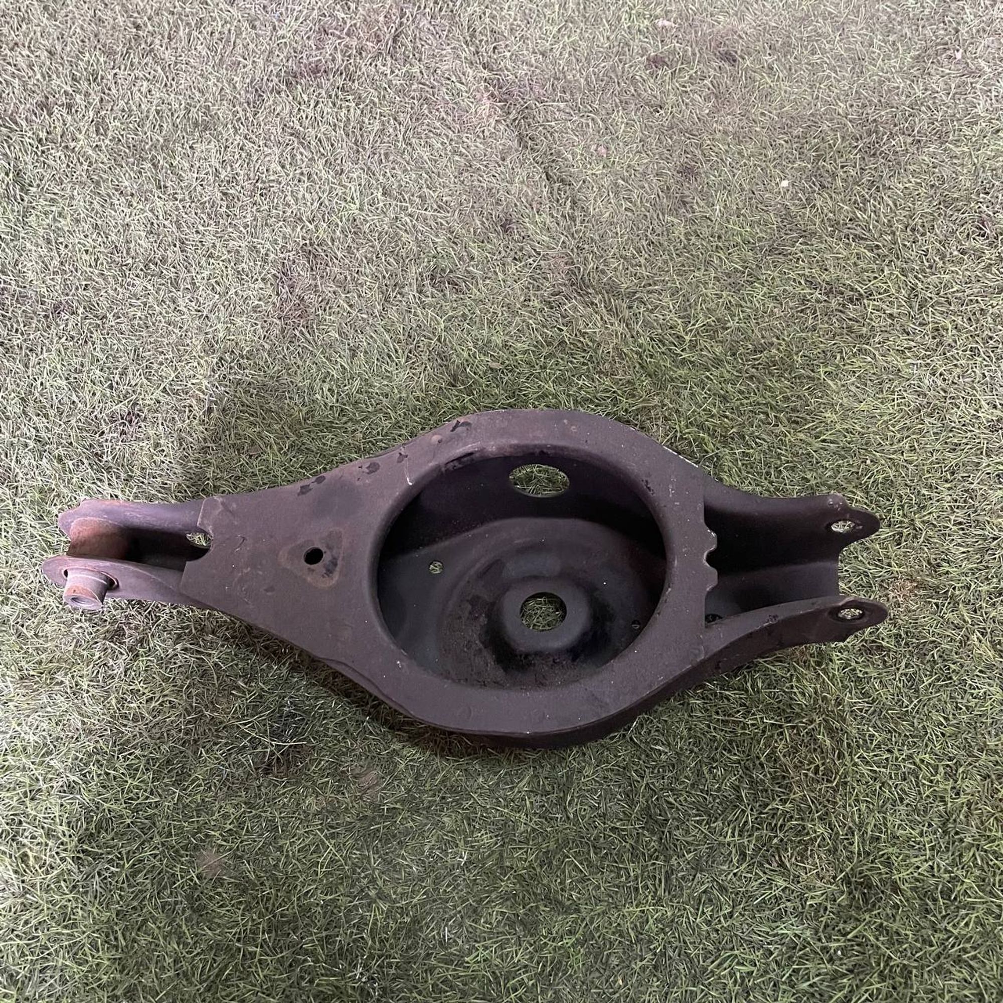 555 Рычаг задний поперечный нижний NISSAN TEANA J31 VQ23DE, 3500 рублей, Невинномысск