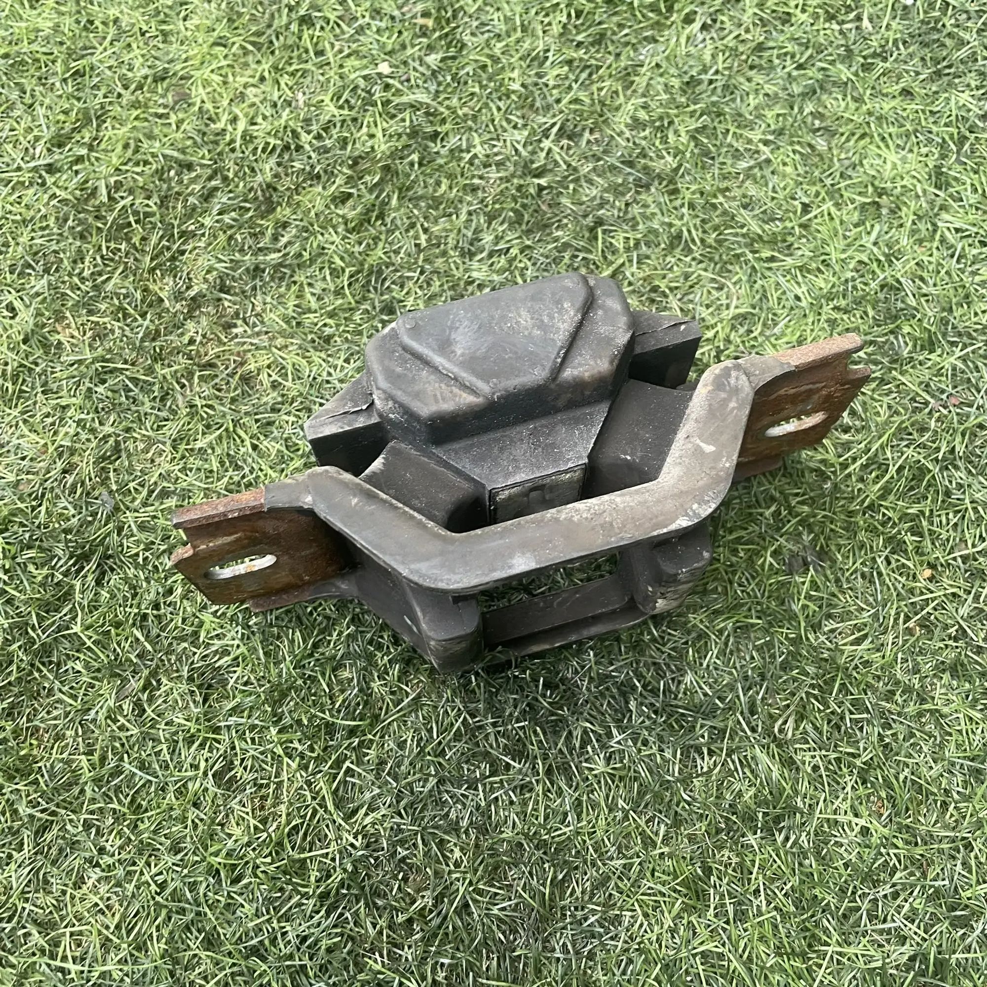 https://ycs.partsauto.market/partsauto-images/thmbs/userImages/772e461030aea93f4dbb6447c0f924d3/part/fd79c881-7506-4364-a499-6b0d7a0dac8b_1776923736656.jpg