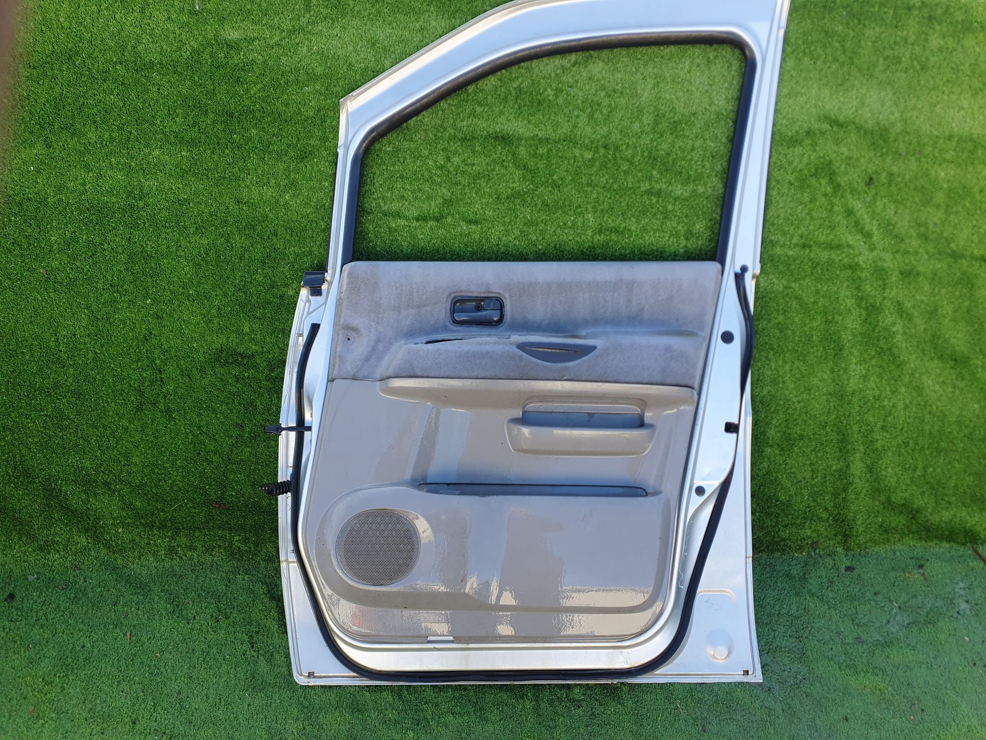 1441 дверь F/R на NISSAN SERENA C24, 10000 рублей, Невинномысск