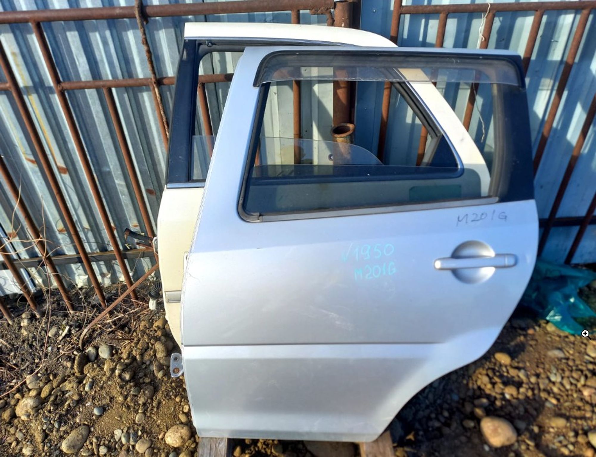 1950 Дверь левая задняя в сборе Daihatsu M201G, 7500 рублей, Невинномысск