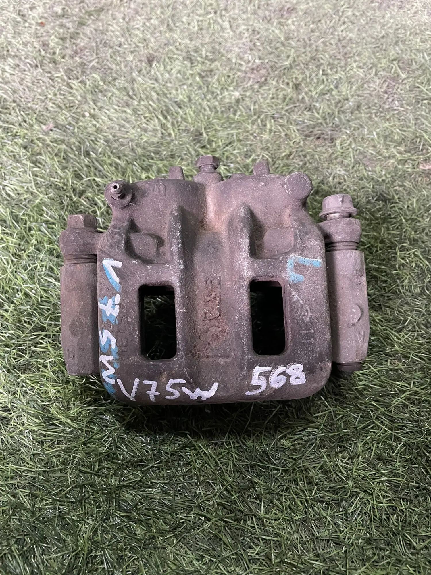 568 Суппорт тормозной передний левый MITSUBISHI PAJERO V75W, 3000 рублей, Невинномысск