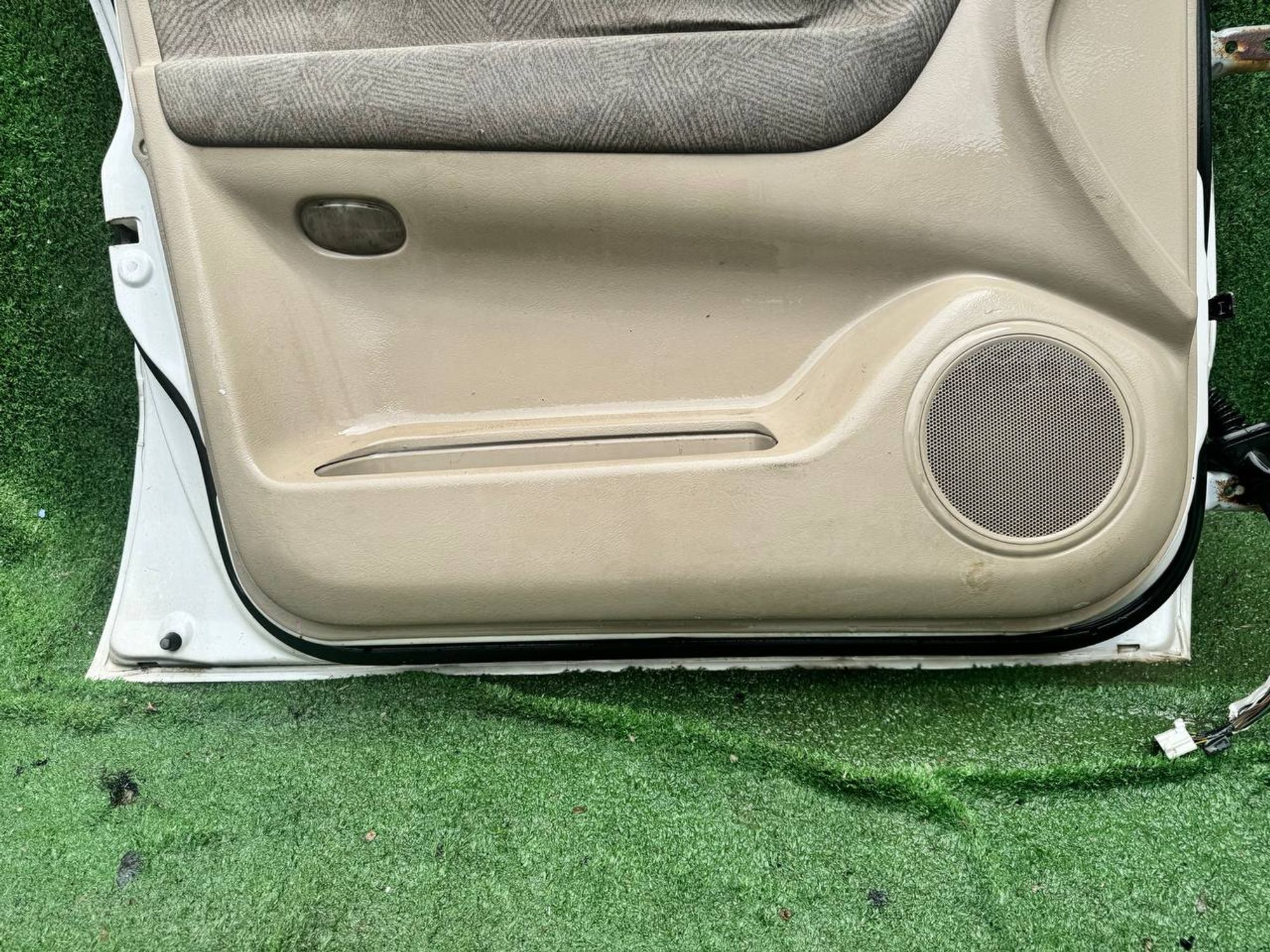 683 дверь на MITSUBISHI CHARIOT N84W, 9000 рублей, Невинномысск