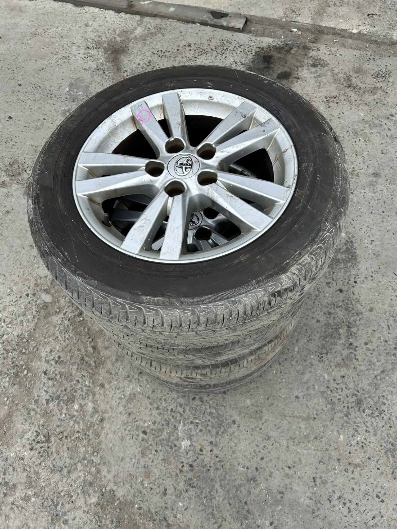 850 Шины Yokohama BlueEarth RV02 205/60 R16 2022 год, 18000 рублей, Невинномысск