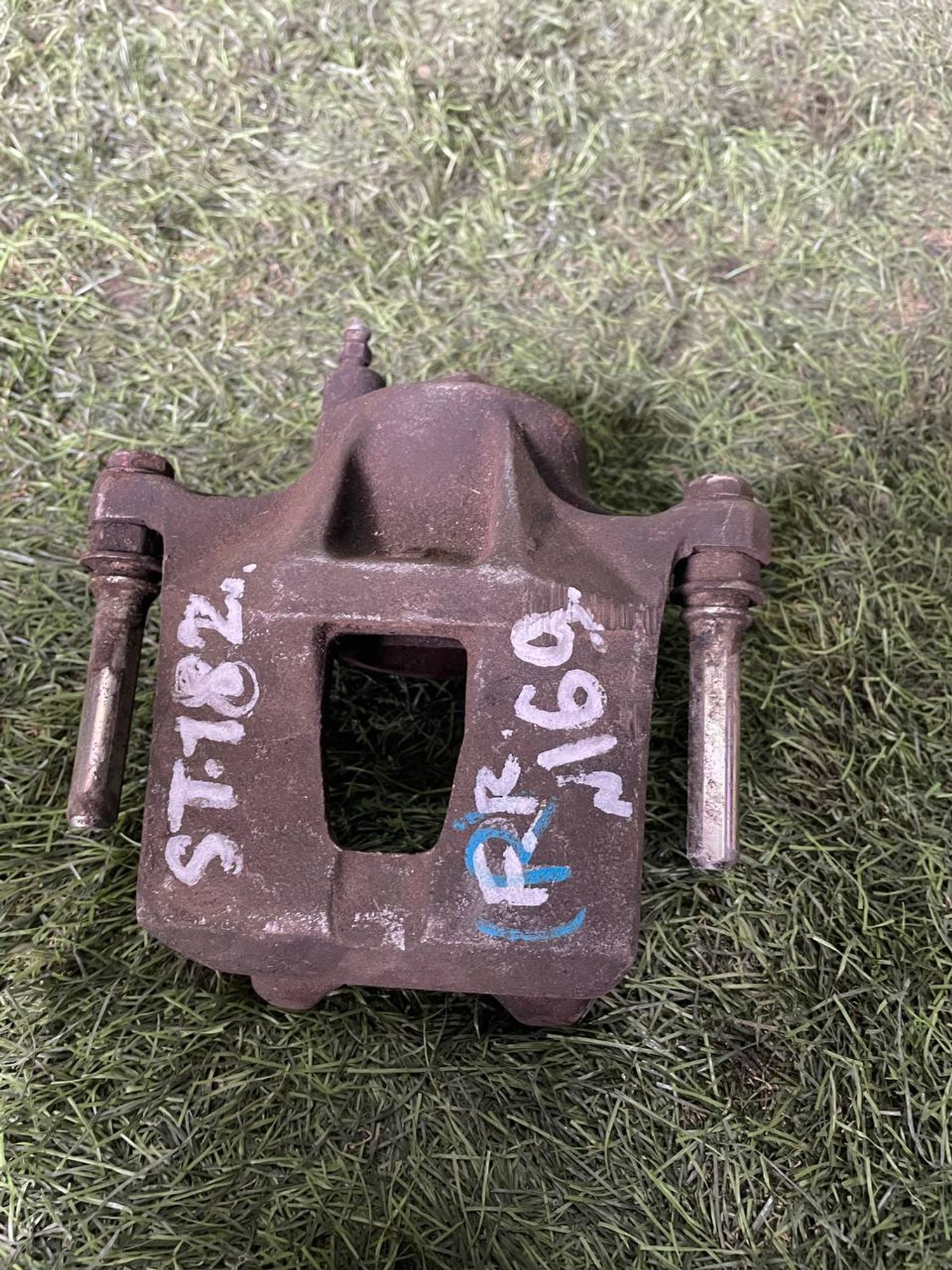 169 Суппорт тормозной передний правый TOYOTA CARINA ST182, 3000 рублей, Невинномысск