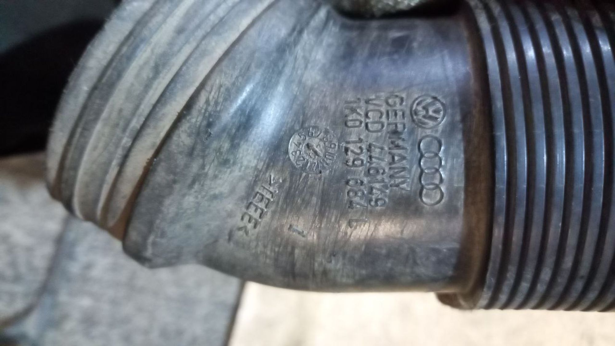 https://ycs.partsauto.market/partsauto-images/thmbs/userImages/7cfef6f3f711b4301ce5946b404c3455/part/0991e760-0f65-46e0-8179-1dbf31fd50d3_1718873177719.jpg