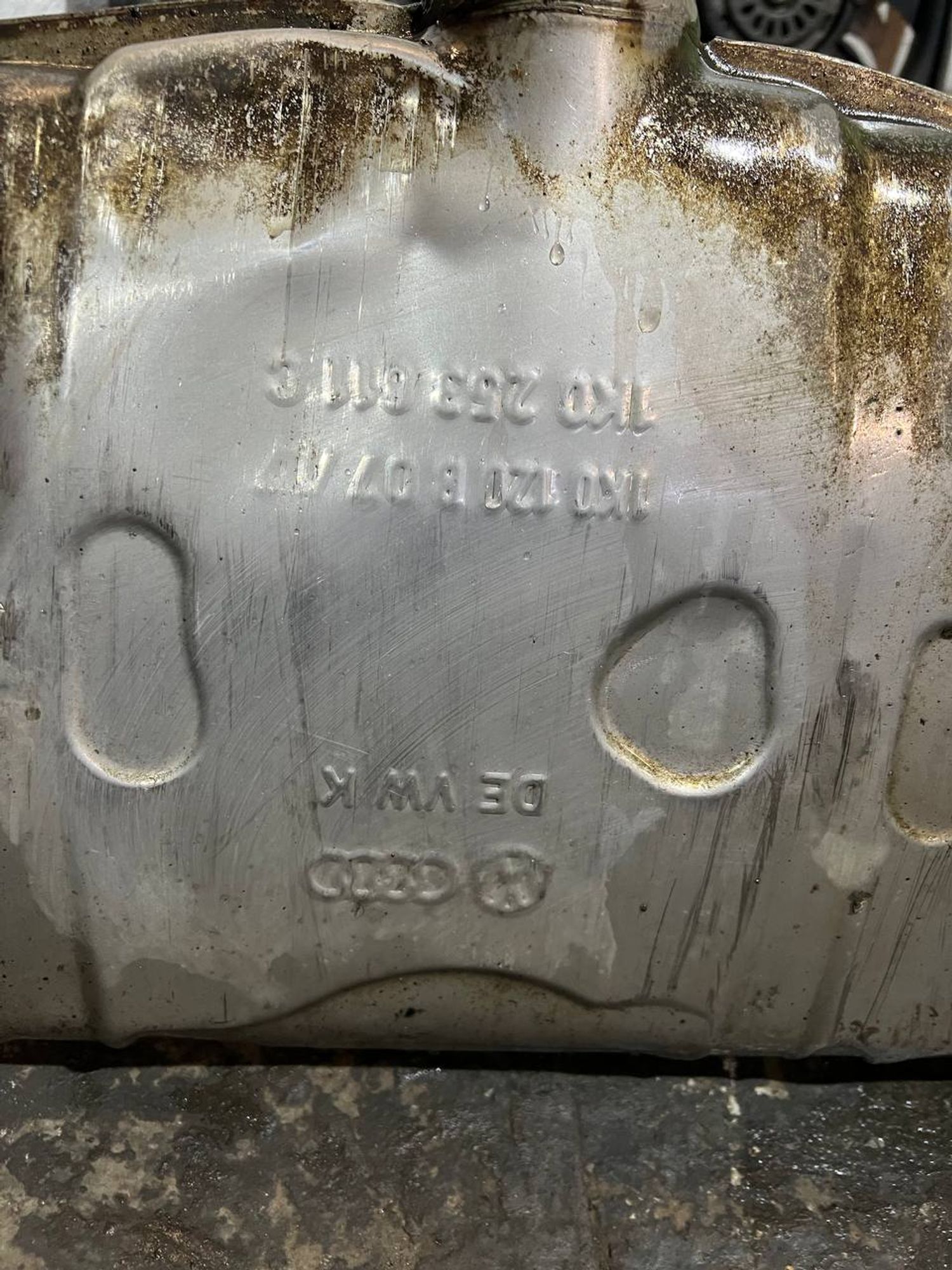 https://ycs.partsauto.market/partsauto-images/thmbs/userImages/7cfef6f3f711b4301ce5946b404c3455/part/126ee8d9-4096-402a-88f5-7f5de8139823_1710436465955.jpg