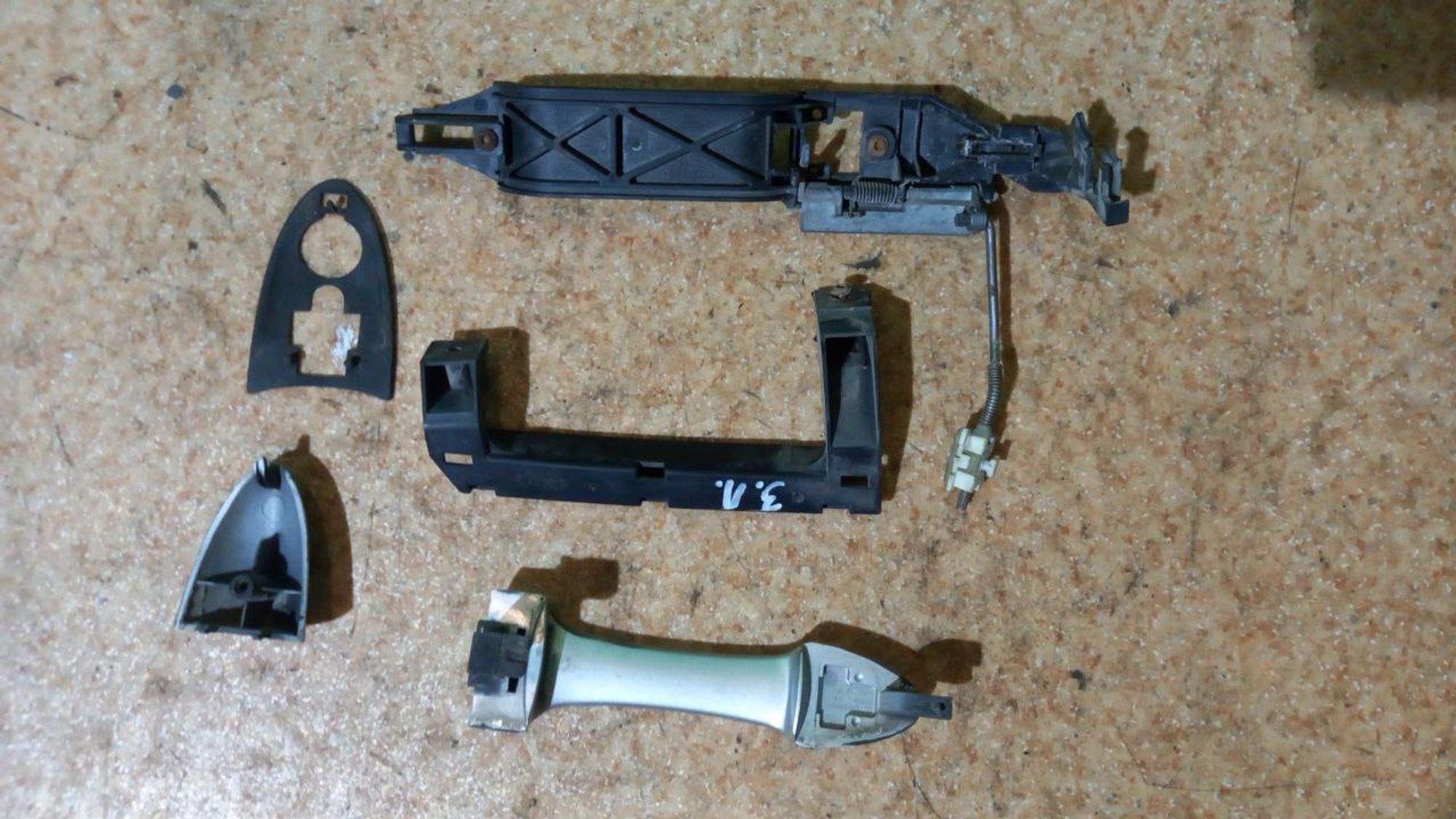 https://ycs.partsauto.market/partsauto-images/thmbs/userImages/7cfef6f3f711b4301ce5946b404c3455/part/1592ed95-4850-430b-84f3-740f4e435138_1703591239907.jpg