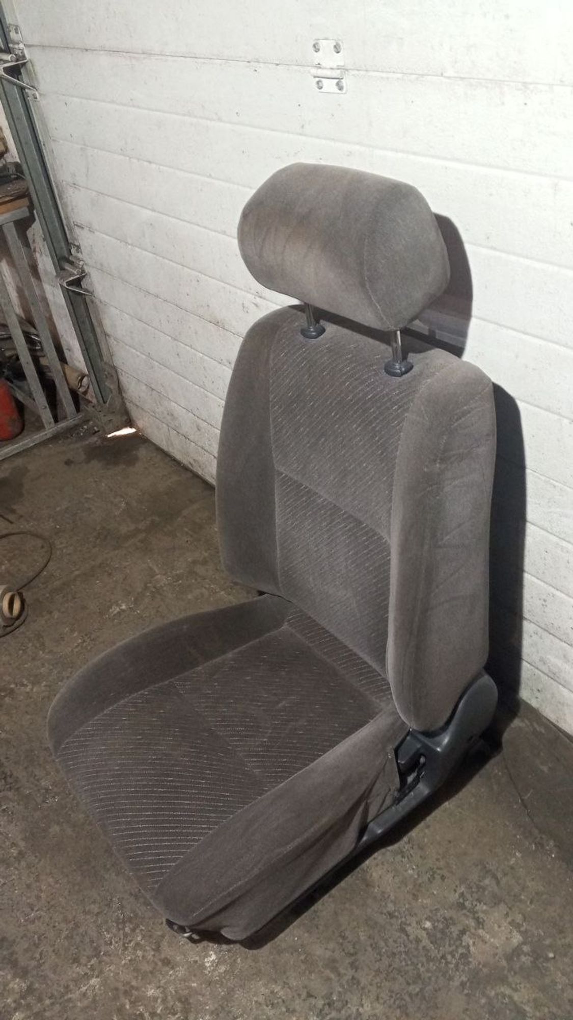 https://ycs.partsauto.market/partsauto-images/thmbs/userImages/7cfef6f3f711b4301ce5946b404c3455/part/4871e0fd-e78a-4565-ba73-6ba25437e5bf_1739208188463.jpg