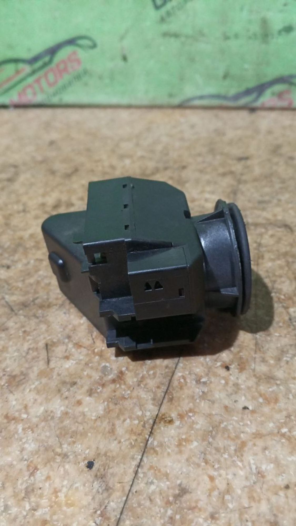 https://ycs.partsauto.market/partsauto-images/thmbs/userImages/7cfef6f3f711b4301ce5946b404c3455/part/48d66bd2-3cfc-40fa-83c6-cccdd6f0f117_1734937364170.jpg