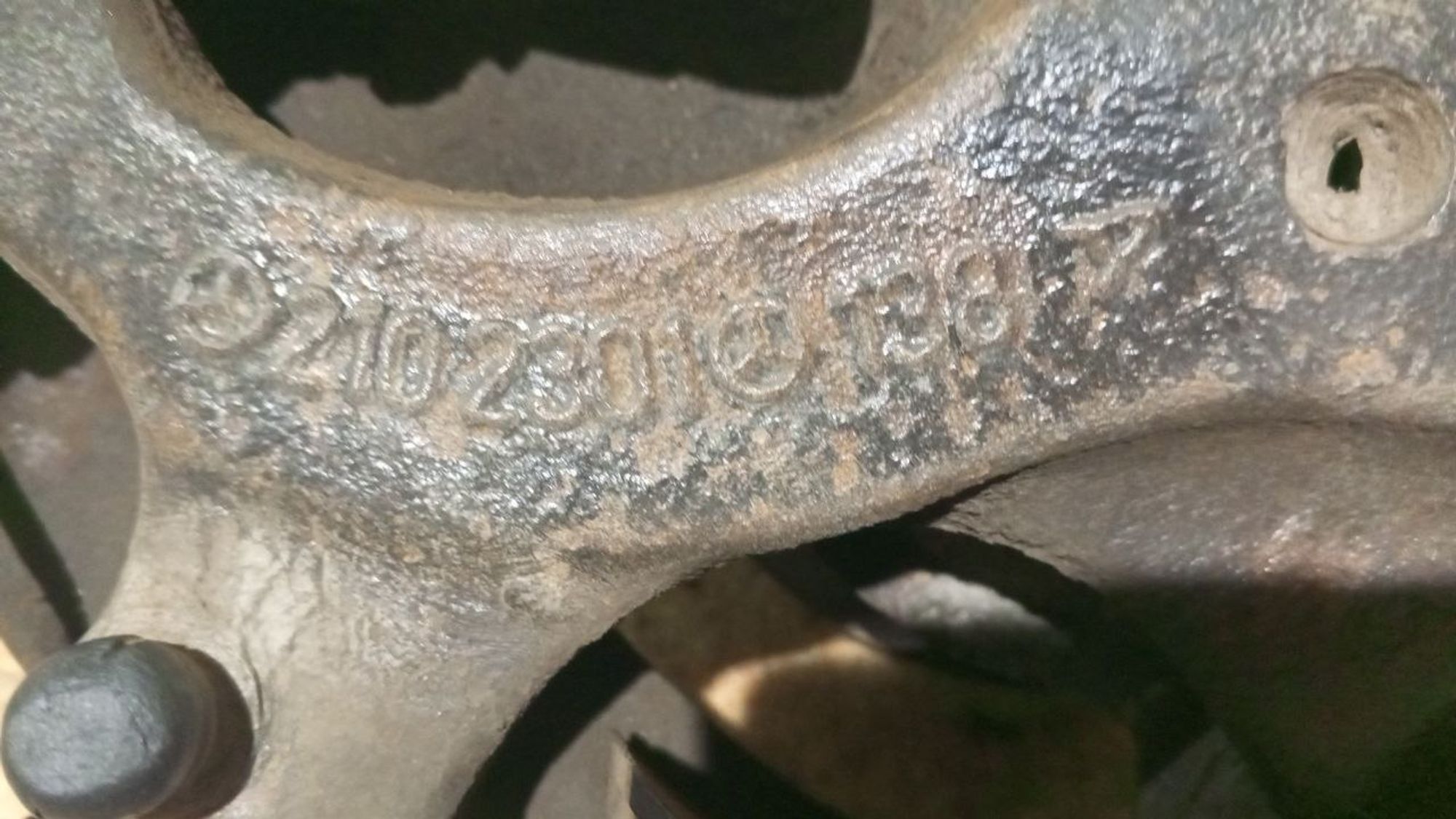 https://ycs.partsauto.market/partsauto-images/thmbs/userImages/7cfef6f3f711b4301ce5946b404c3455/part/49aaafbf-89be-4ab1-ad4f-be1163f6a6e7_1734695489790.jpg