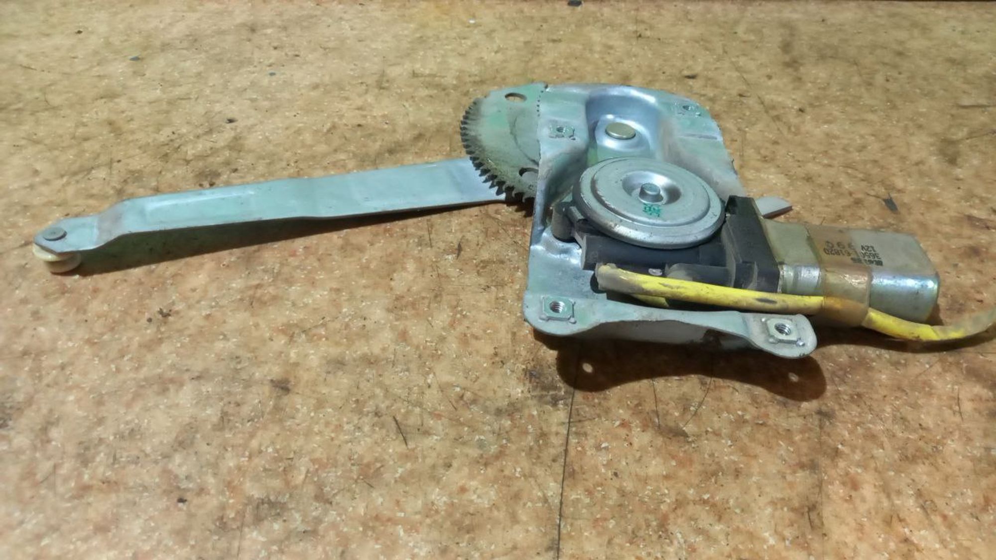 https://ycs.partsauto.market/partsauto-images/thmbs/userImages/7cfef6f3f711b4301ce5946b404c3455/part/4dc70f95-97f3-4d5a-9e27-f1020194d7ff_1722411362930.jpg