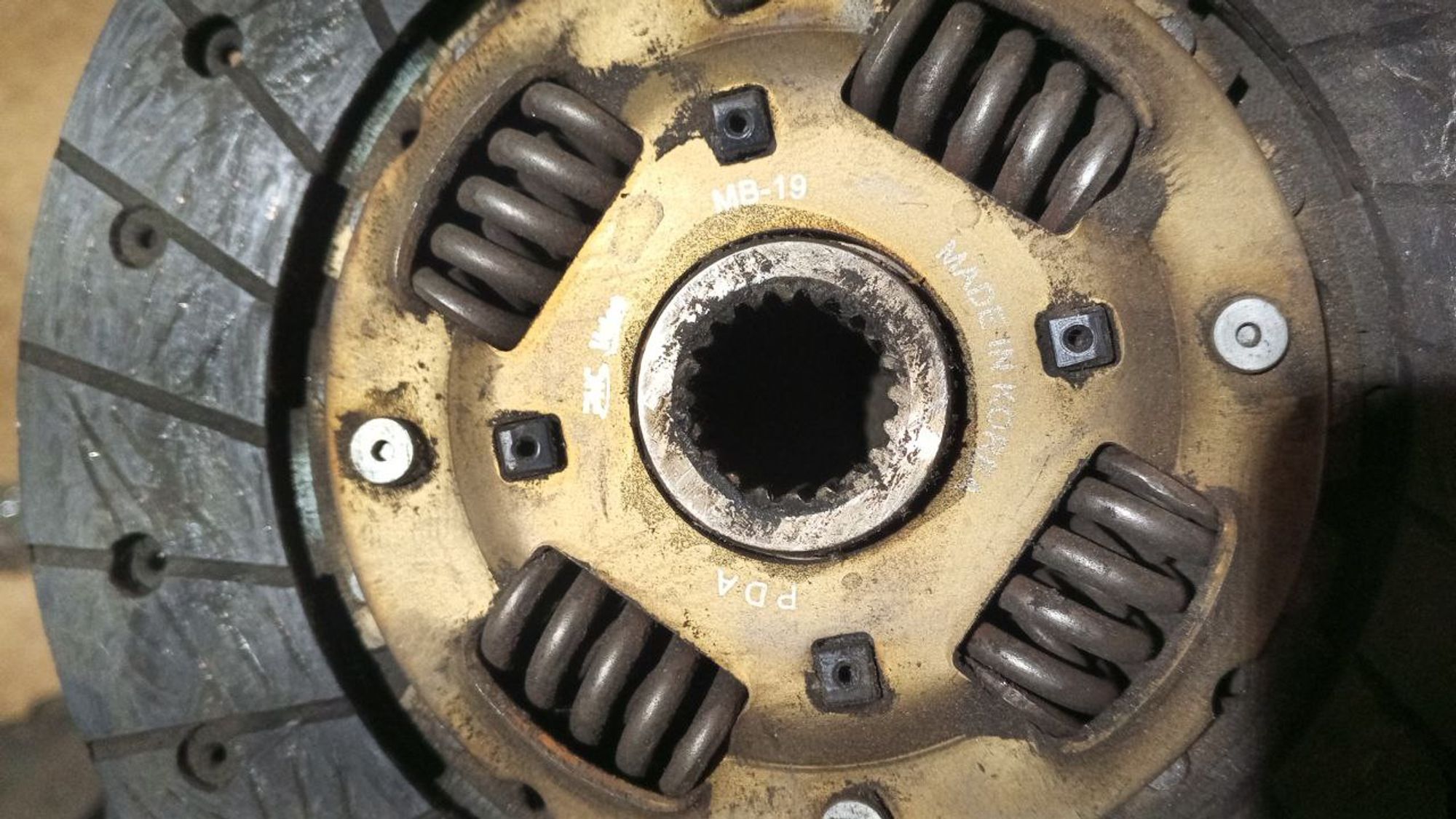 https://ycs.partsauto.market/partsauto-images/thmbs/userImages/7cfef6f3f711b4301ce5946b404c3455/part/53a19c92-37a3-46c3-a503-e588cd363a9d_1734109860369.jpg