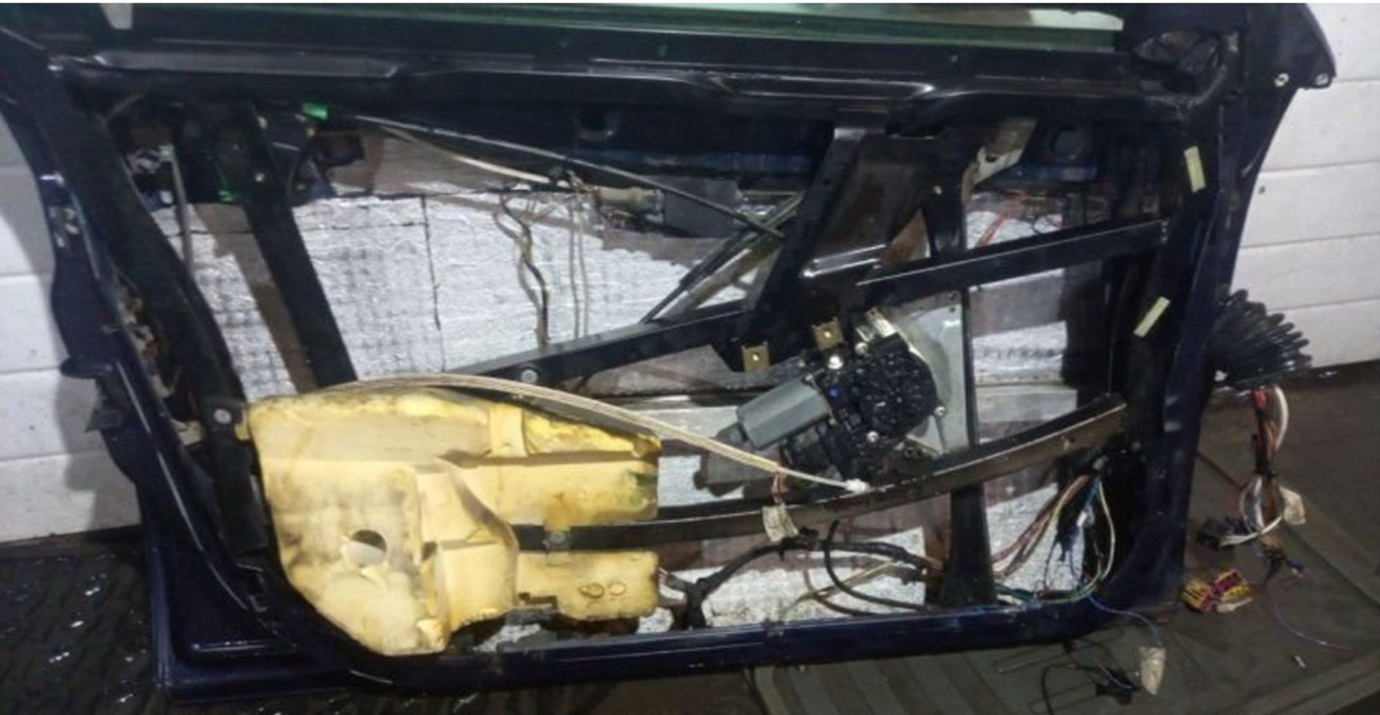 https://ycs.partsauto.market/partsauto-images/thmbs/userImages/7cfef6f3f711b4301ce5946b404c3455/part/5614c8e0-ac0a-4c53-b677-172d4ab91faf_1775075407512.jpg